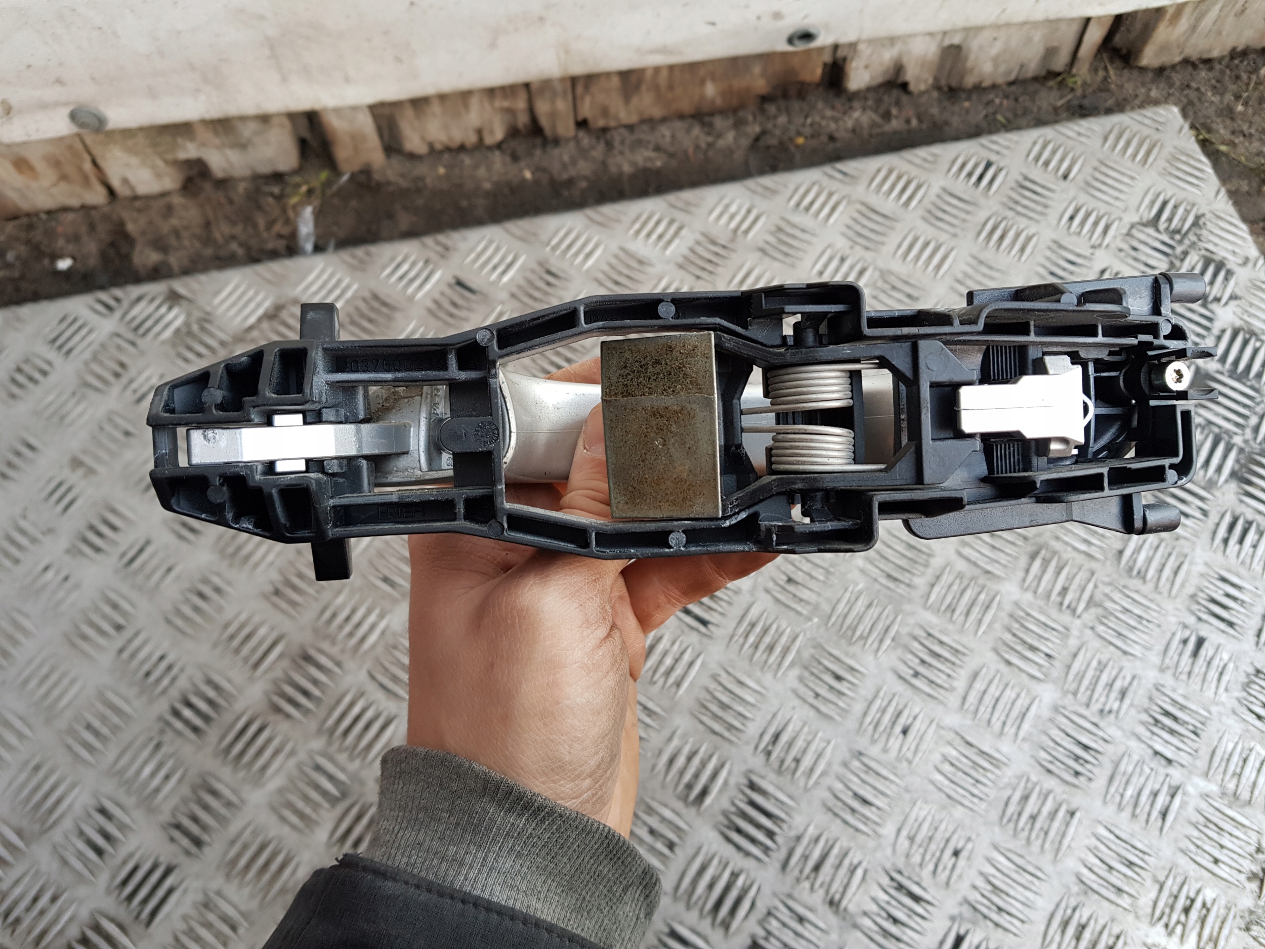 MERCEDES W211 handle exterior right front 744