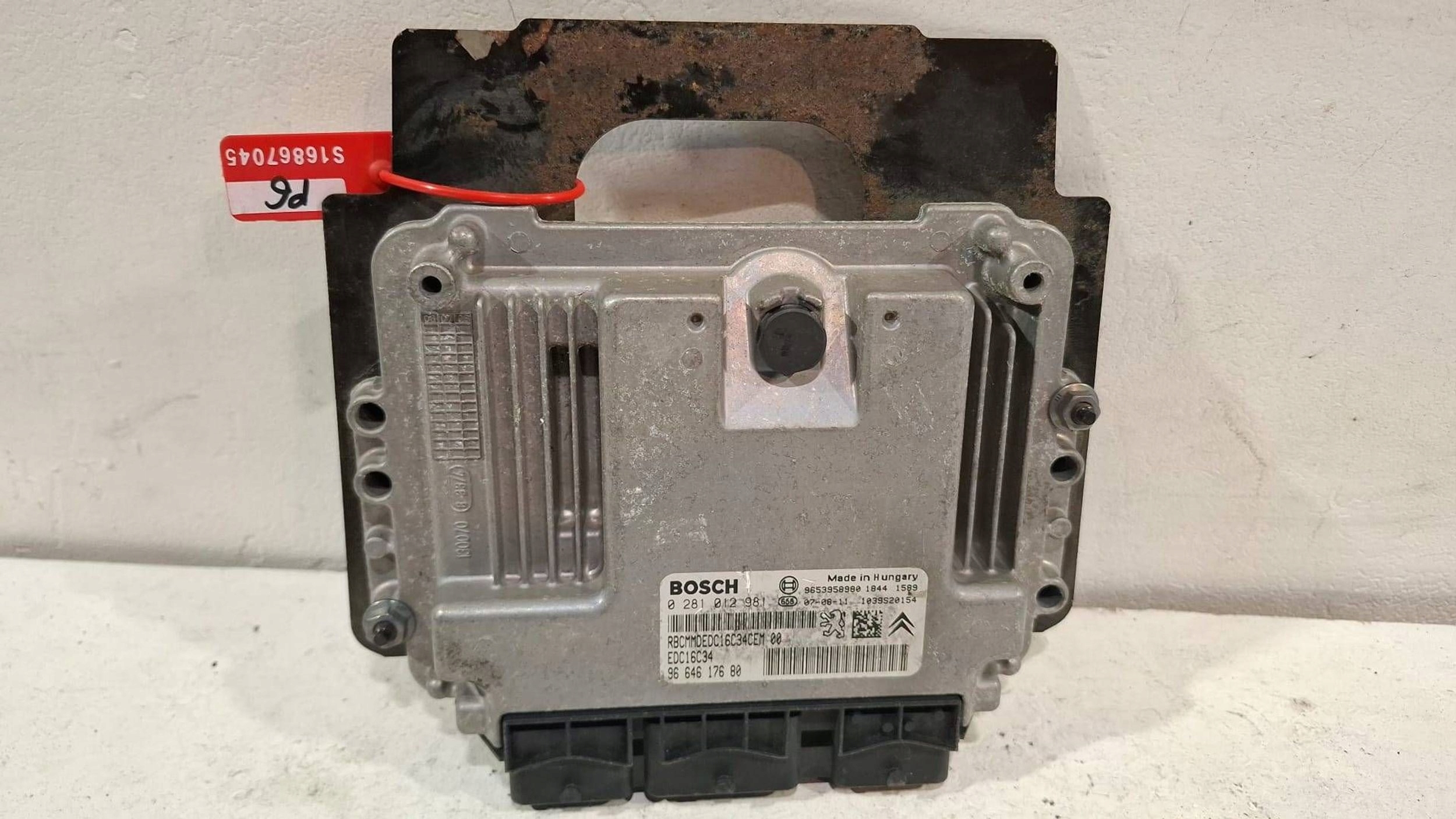control unit of the engine computer 0281012981 Citroen Peugeot 1.6 HDI