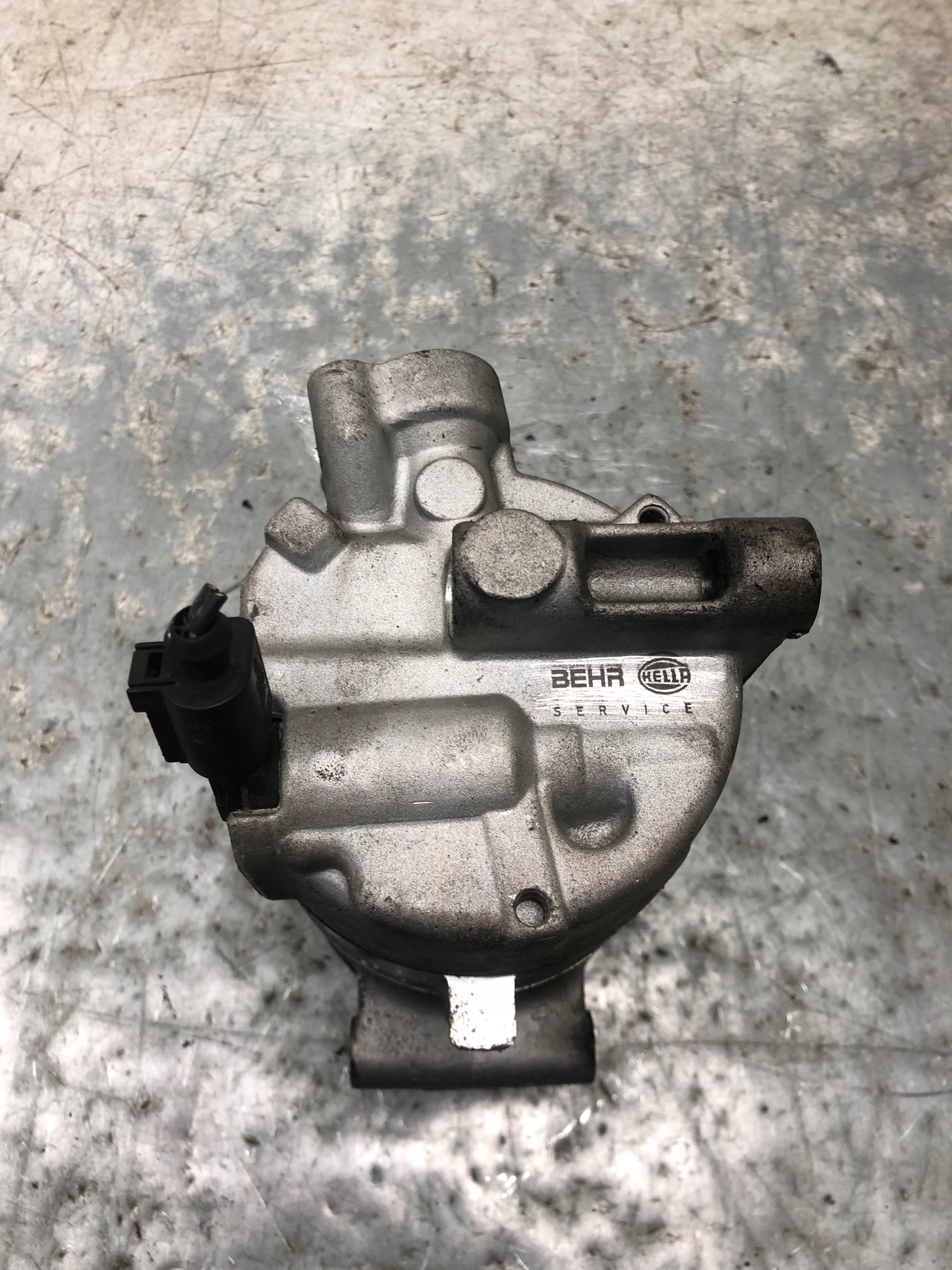compressor compressor; of the air conditioning VW AUDI 8FK351135