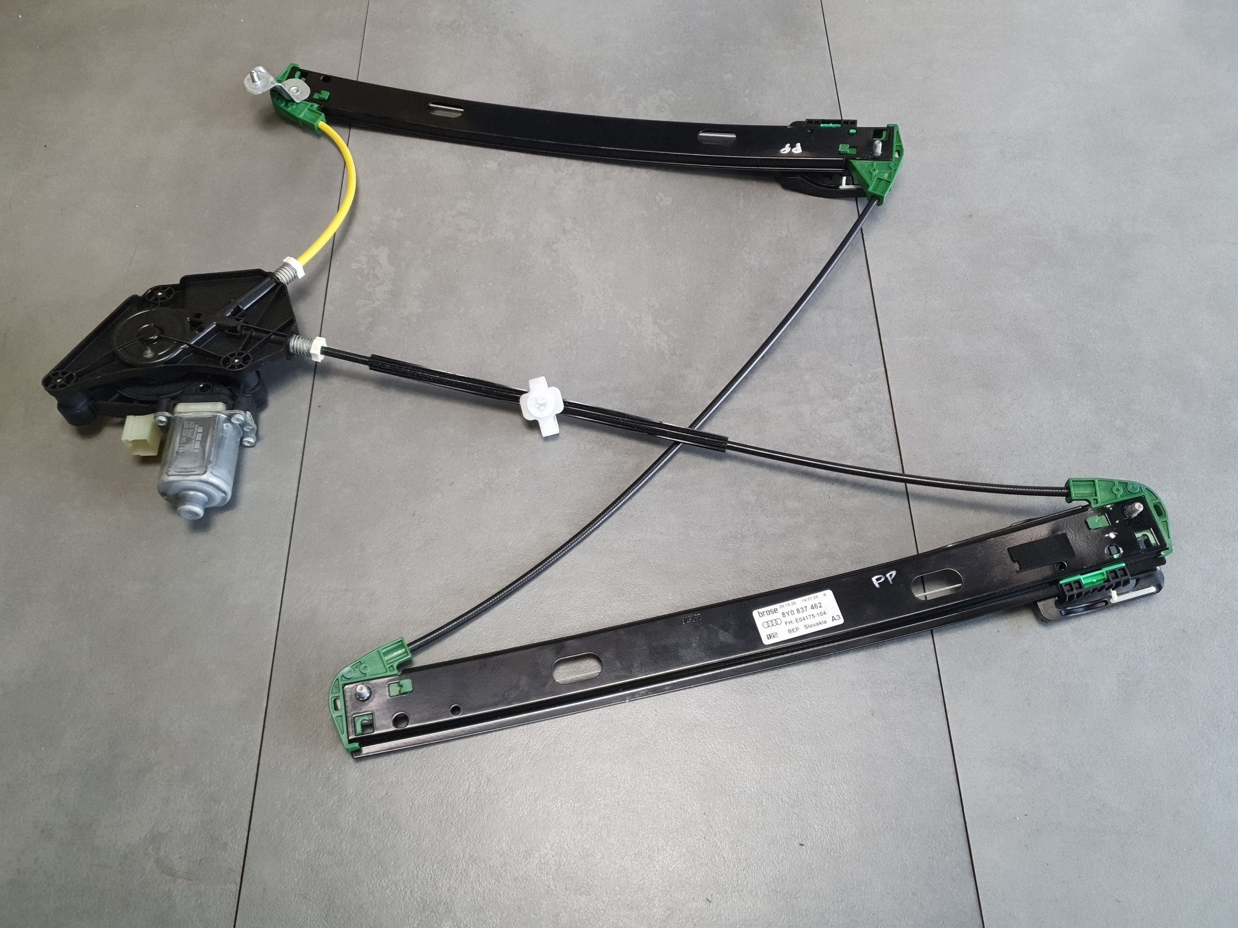 Audi A3 8Y window regulator door right front 8Y0837462