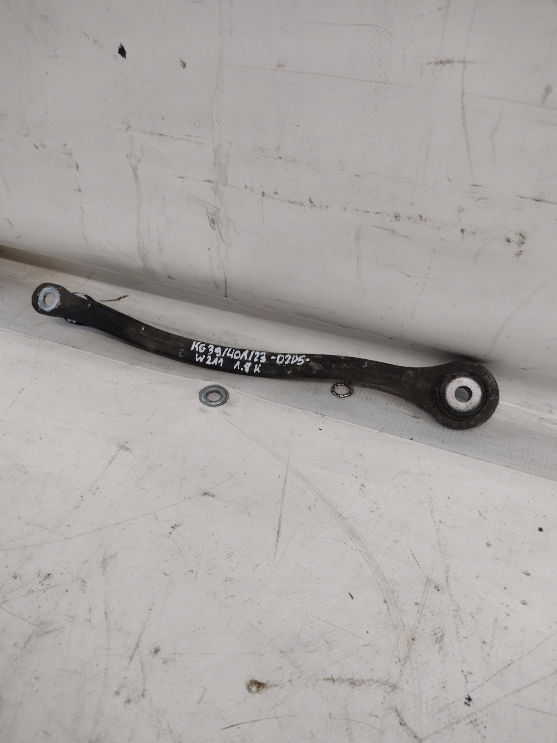 Querlenker heck Mercedes W211 1,8K OE R2303520205