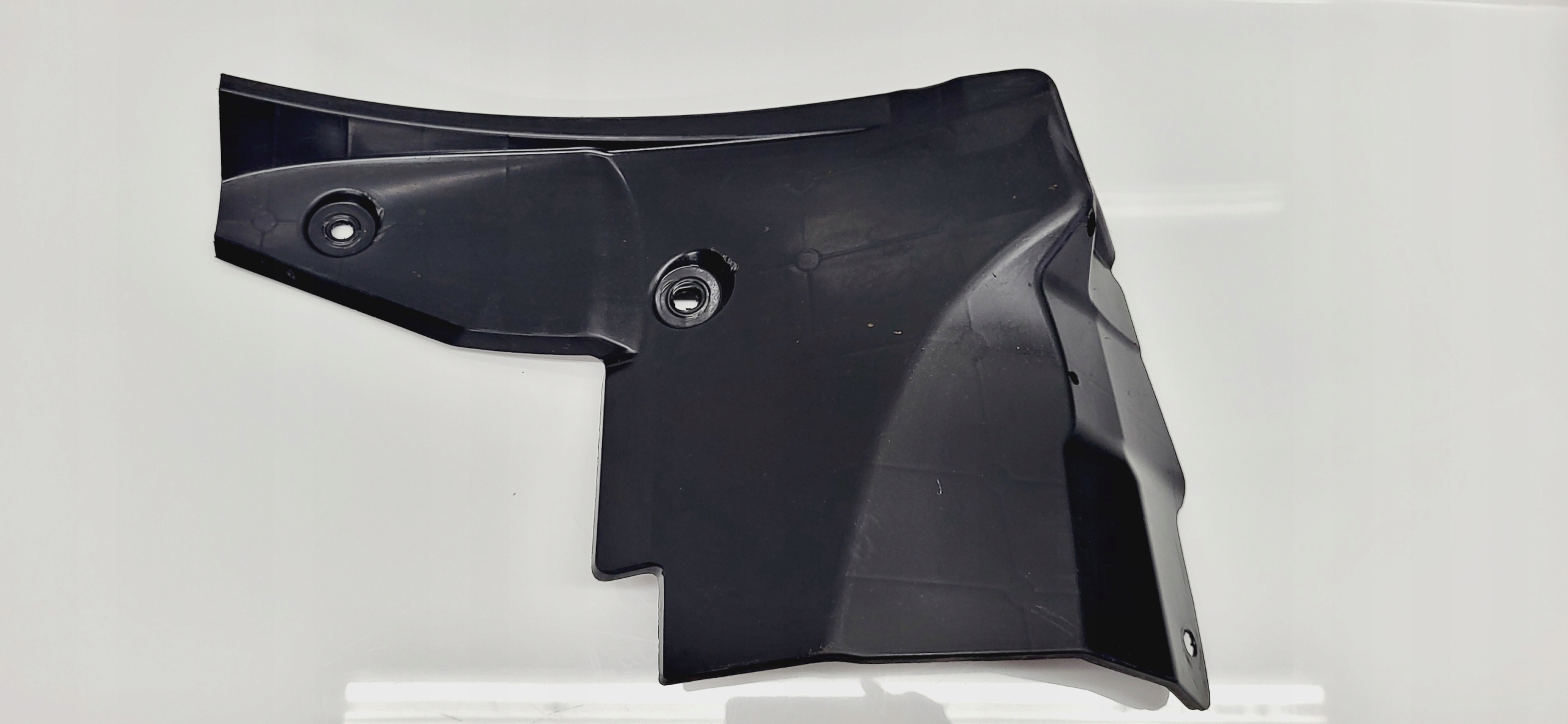 TOYOTA YARIS CHLAPACZ LEWY TYŁ