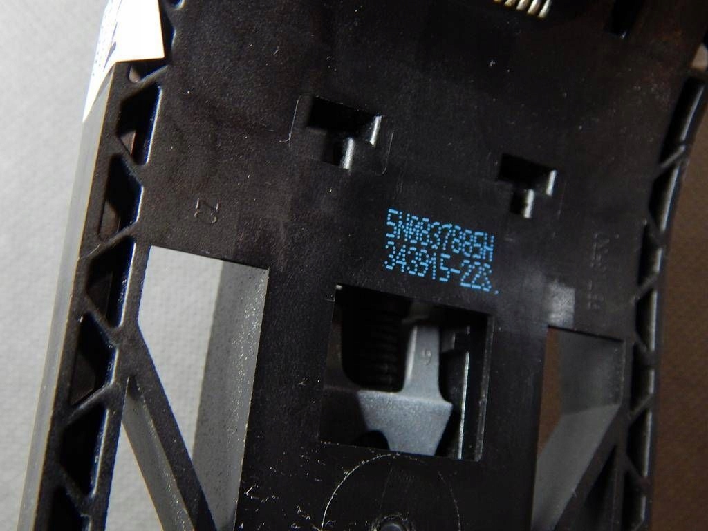 Volkswagen Golf VII handle left front LY3D 5G0837205N