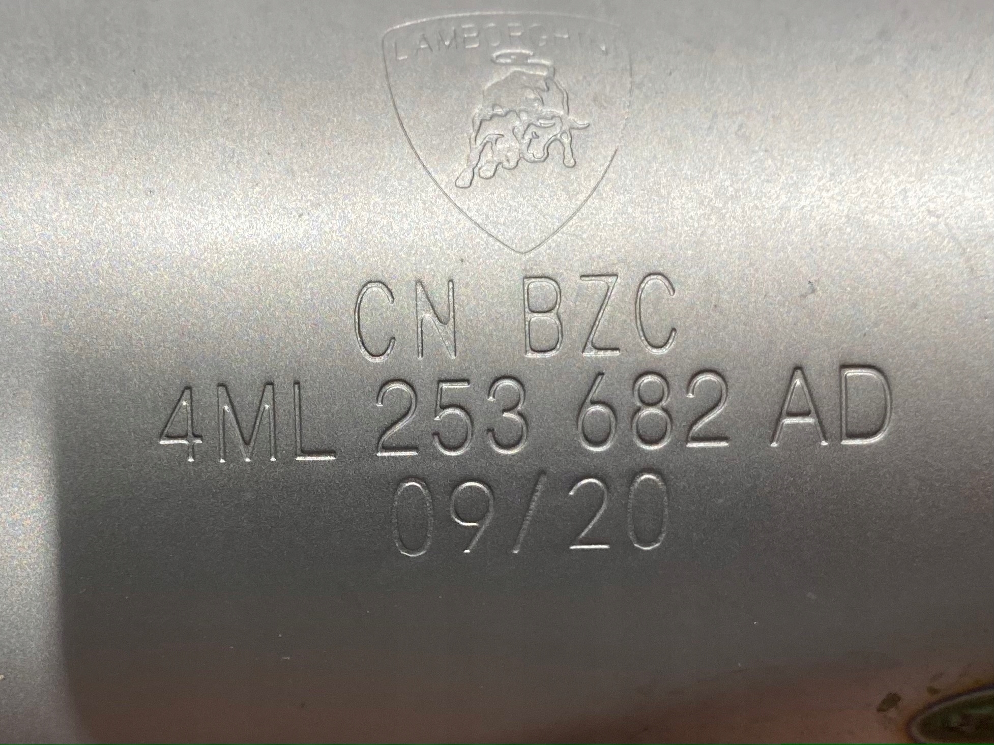 LAMBORGHINI URUS koncowki 4ML253682AD, 4ML253681AD