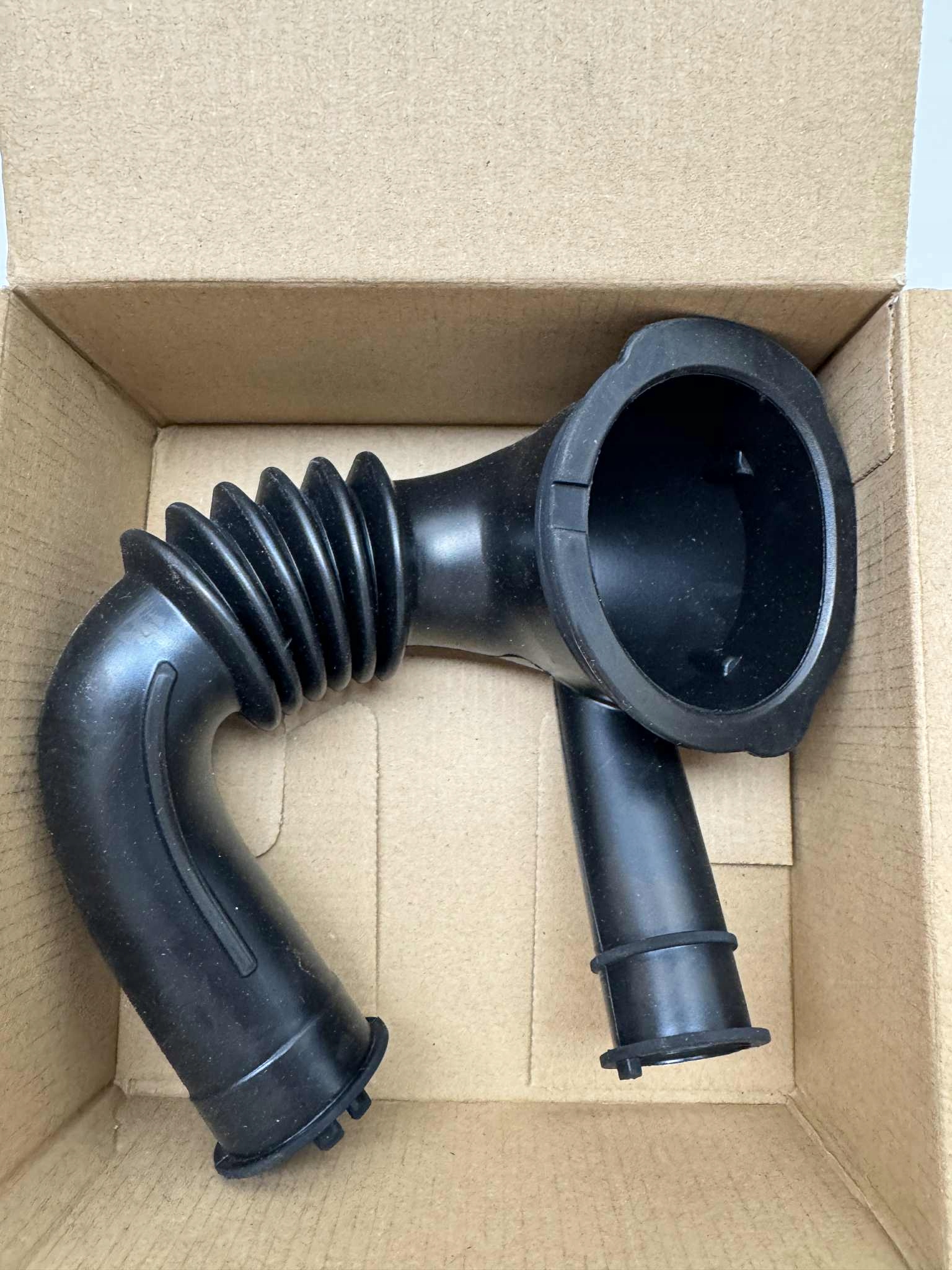 wąż łączący bęben z pompą (tzw. wąż filtr/zbiornik) Samsung DC67-00577A