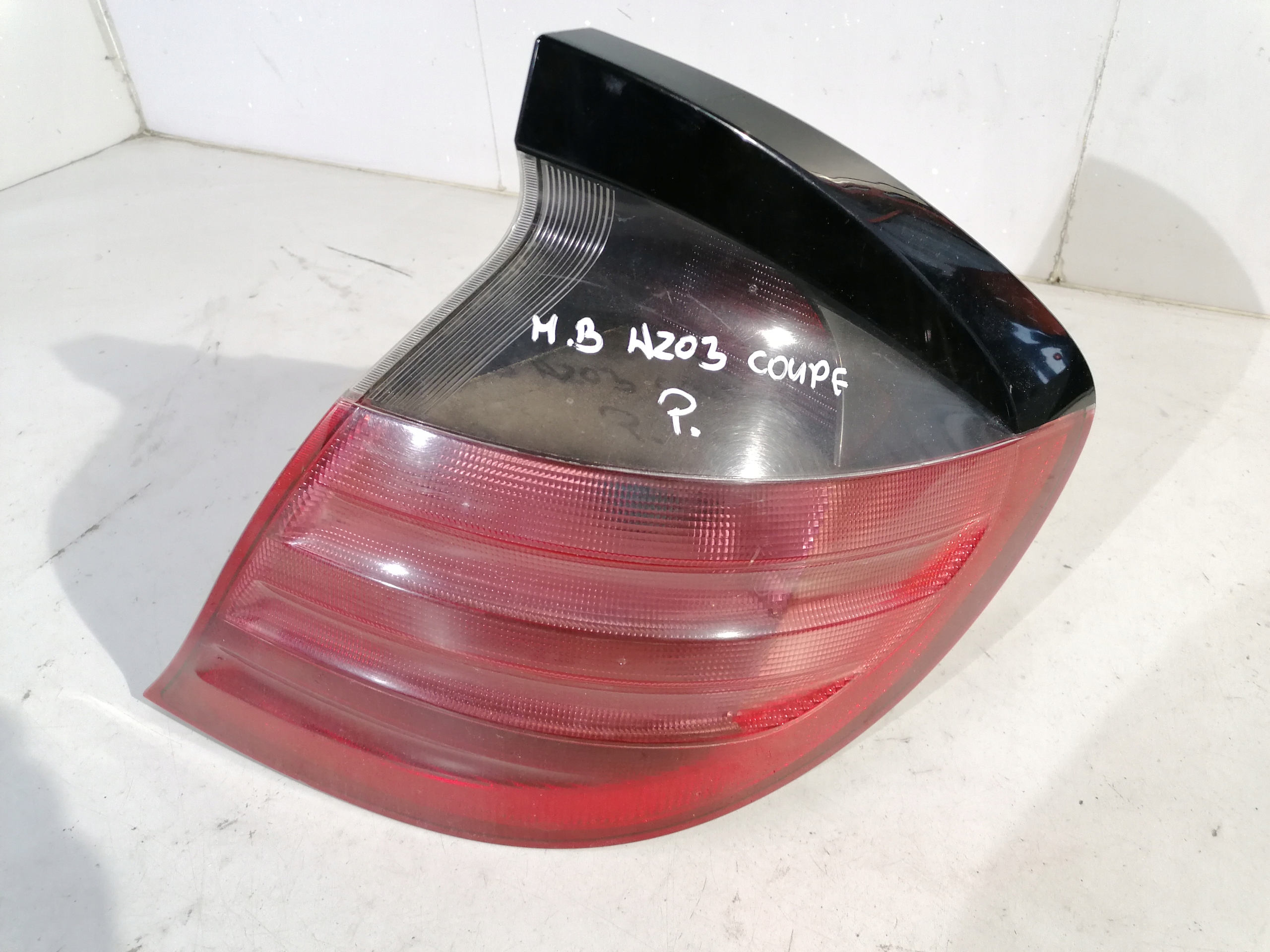 Mercedes C klasa W203 Coupe light right rear part