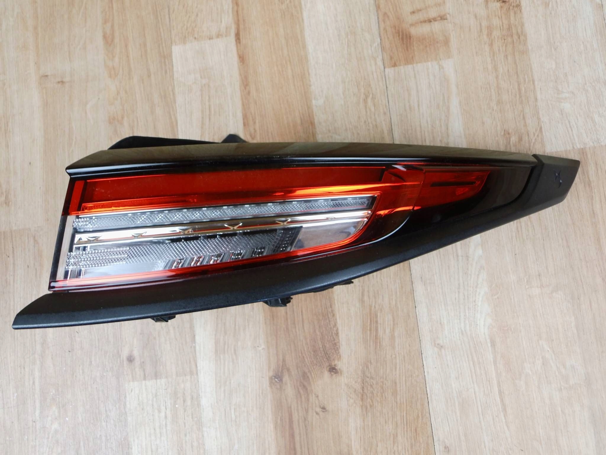 DS3 II Crossback 2019+ light right rear part rear 9827059380