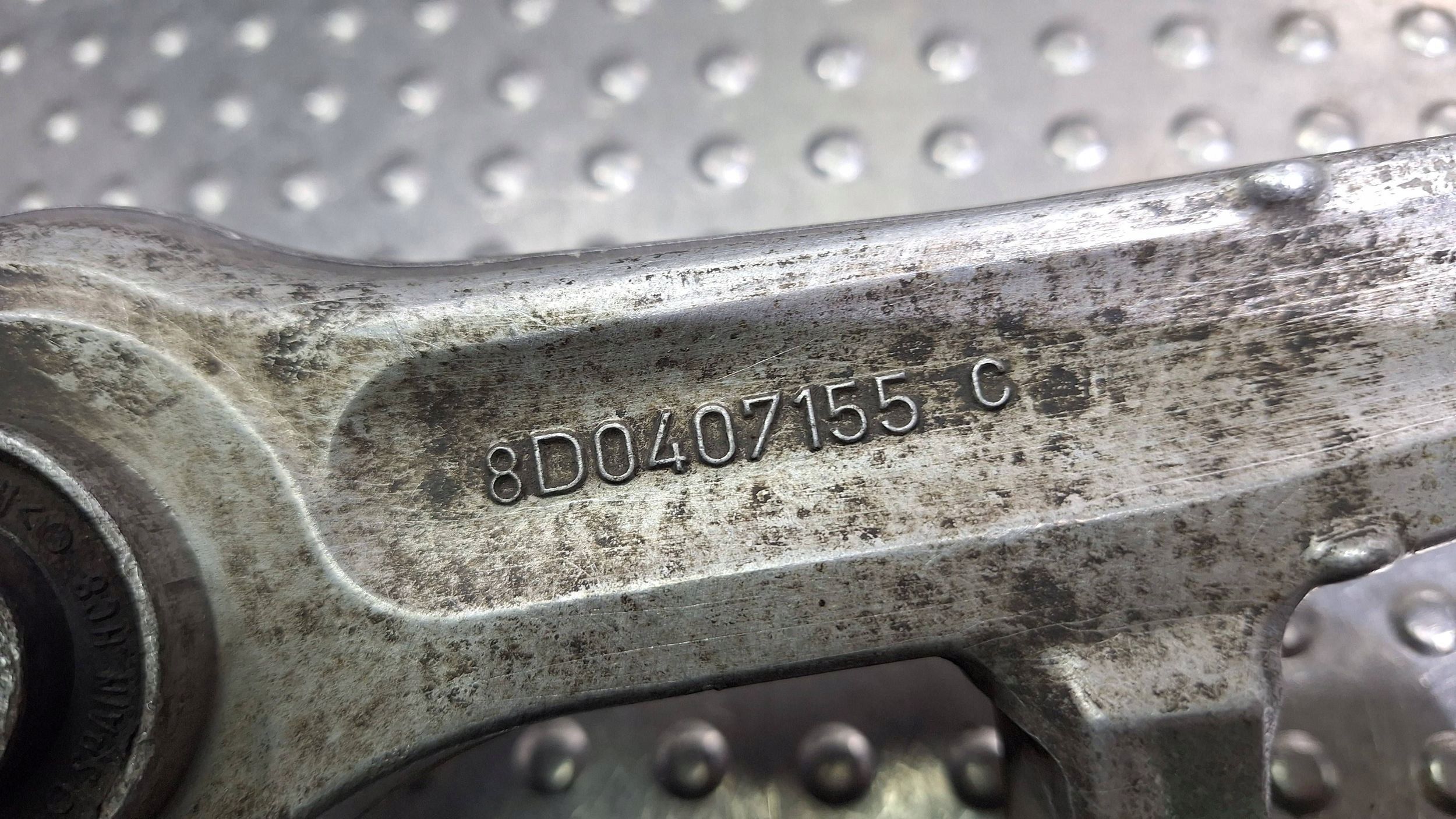 Querlenker rechts vorne unterer PROSTY 8D0407155C AUDI A4 B5 PASSAT B5