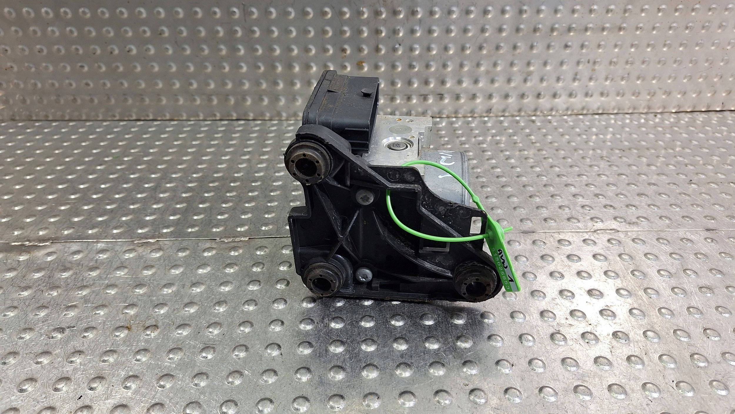 pump control unit ABS 5Q0907379S 5Q0614517R AUDI A3 8V GOLF VII LEON III