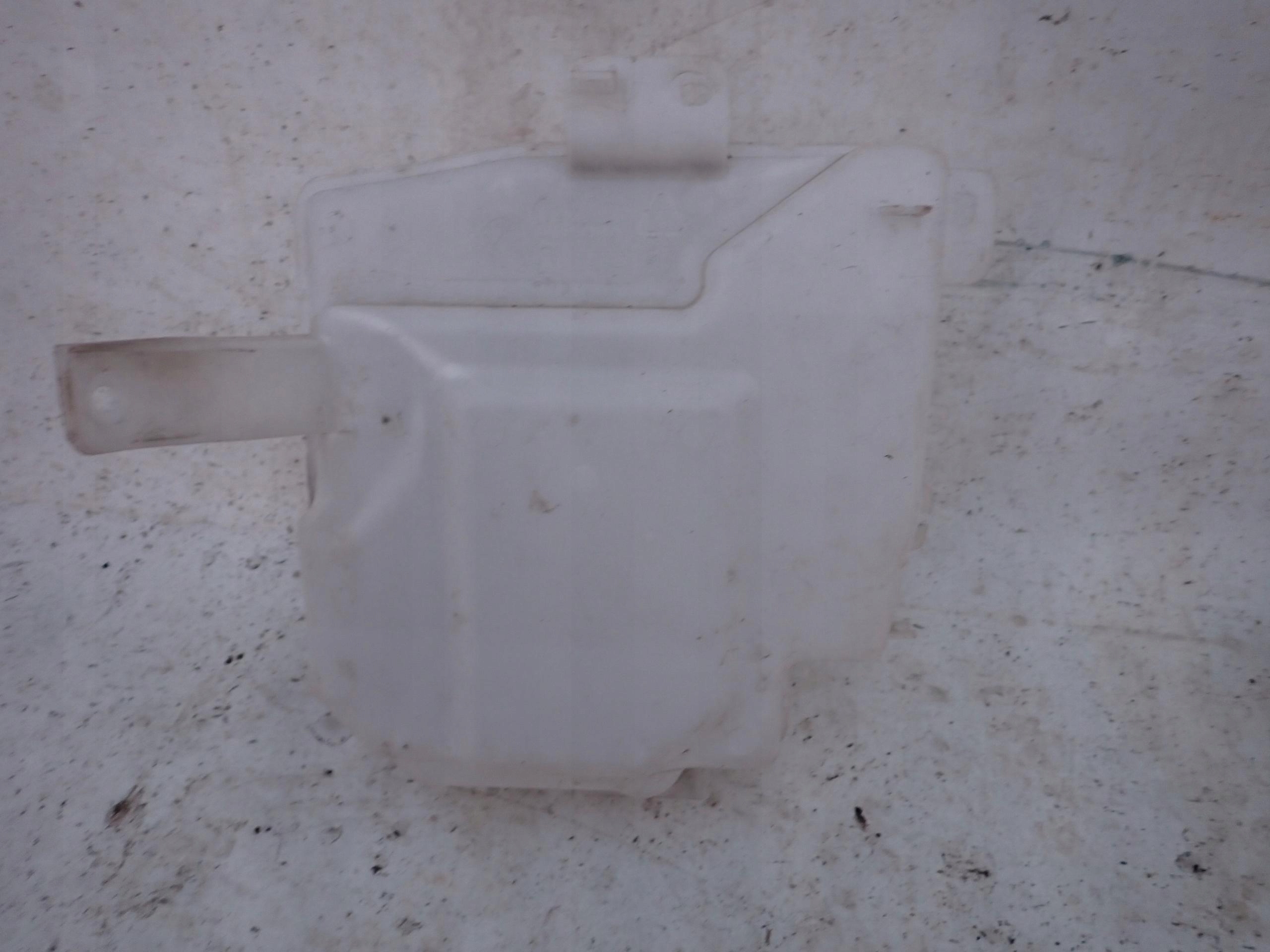MITSUBISHI OUTLANDER III washer fluid tank