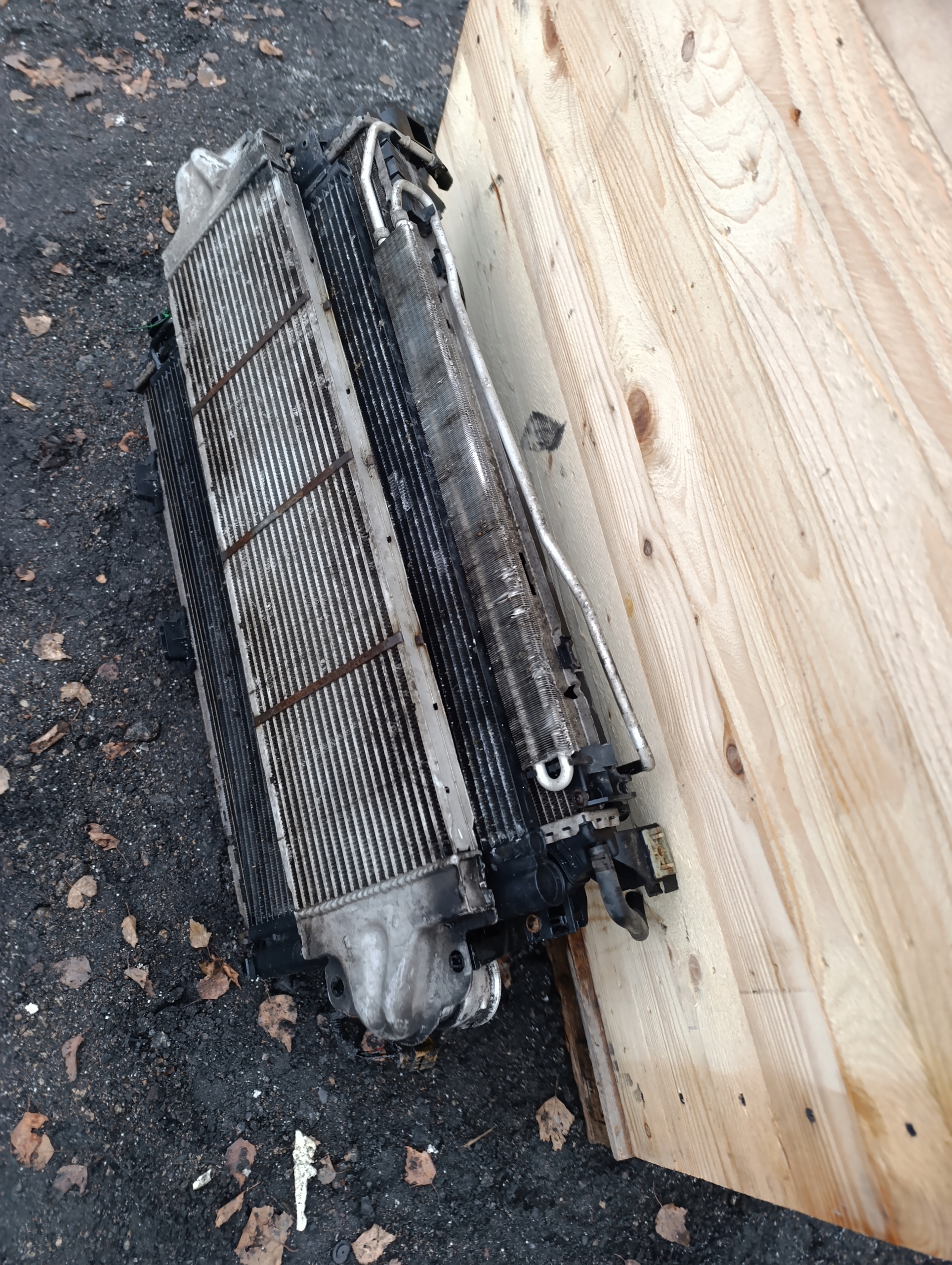 VW T5 2.5 TDI KOMPLET chladiče/ chladič vody intercooler ventilátor