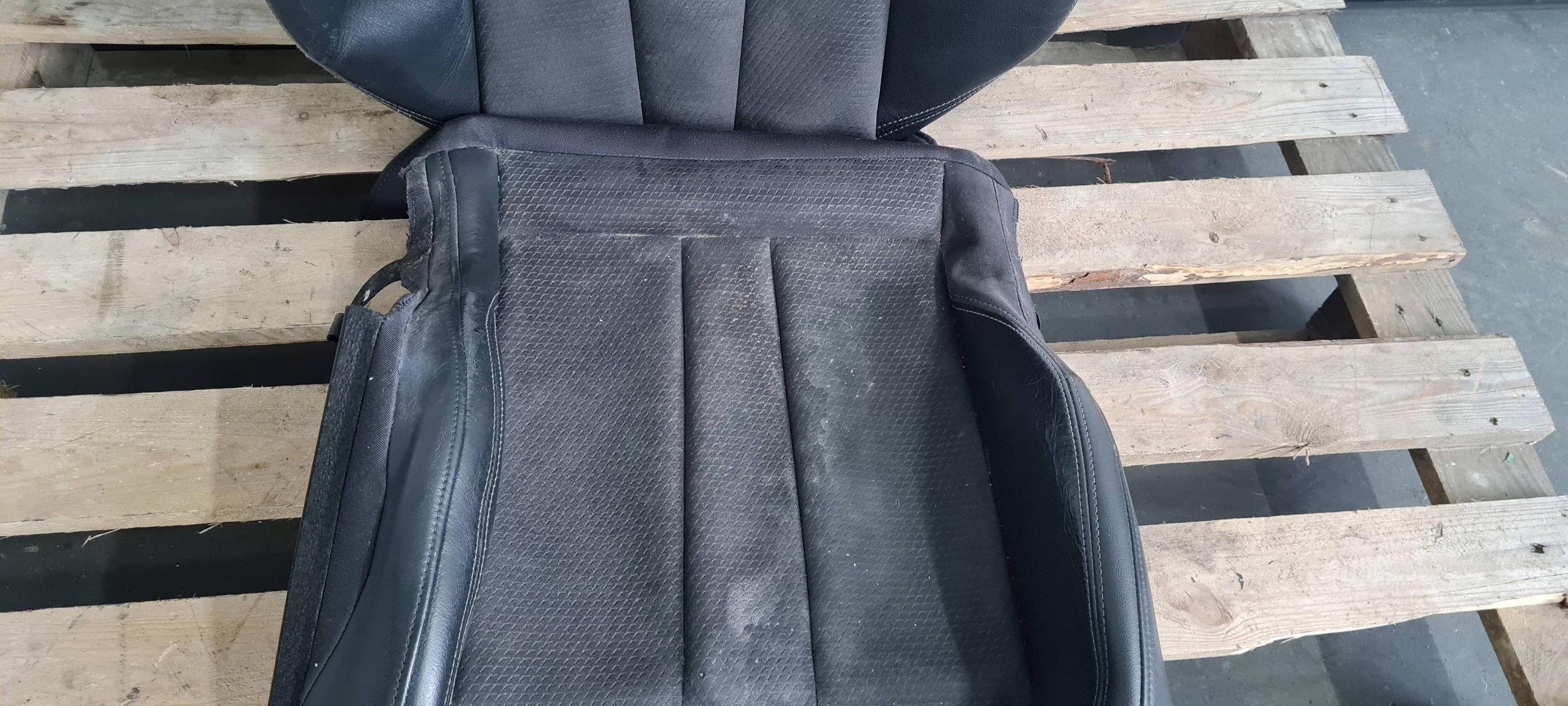 A4 B9 8W side seat SLINE MATERIAL right leather semi leather ALCANTARA