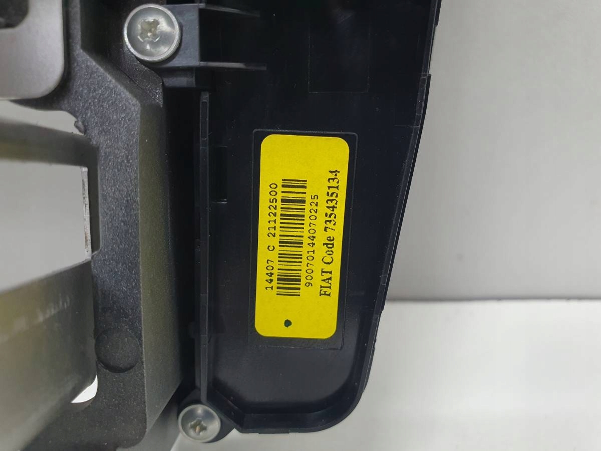 RAMKA RADIA PRZEŁĄCZNIK ŚWIATEŁ PDC BRAVO II EU Producent części Fiat OE