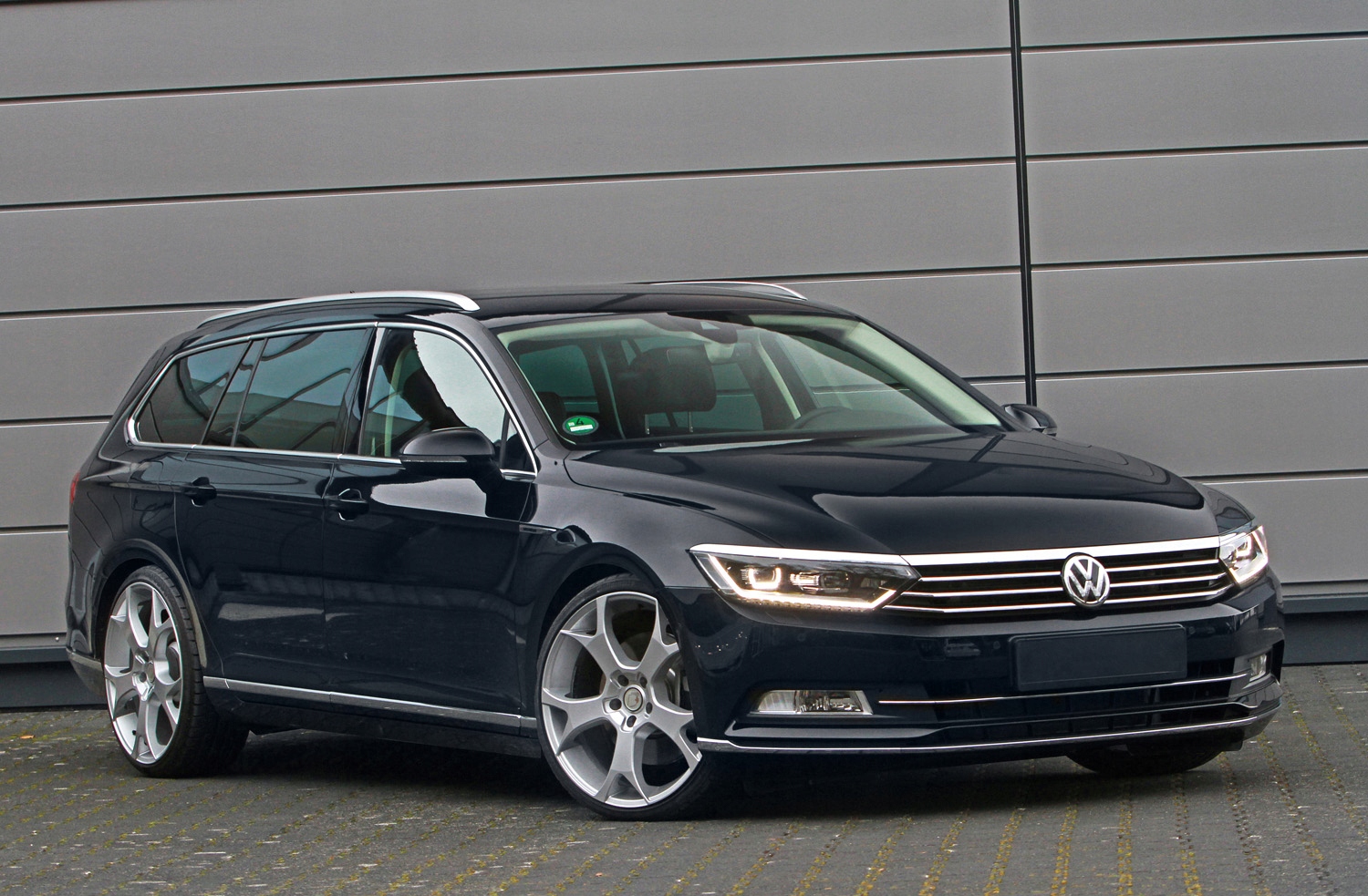 LISTWA NA ZDERZAK VW PASSAT B8 KOMBI LUSTRO Version European