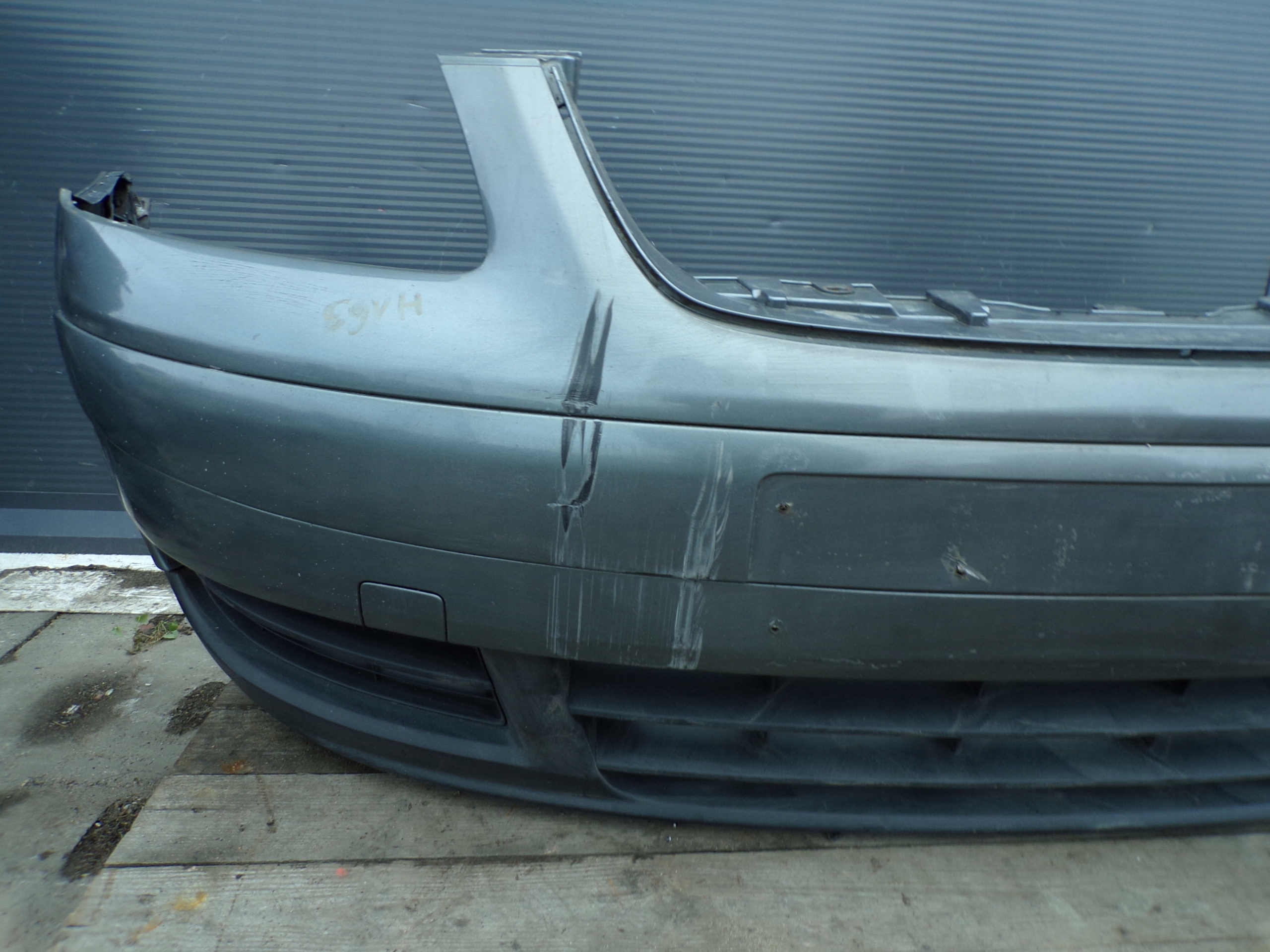 front bumper front VOLKSWAGEN TOURAN 1 and colour LD7Y