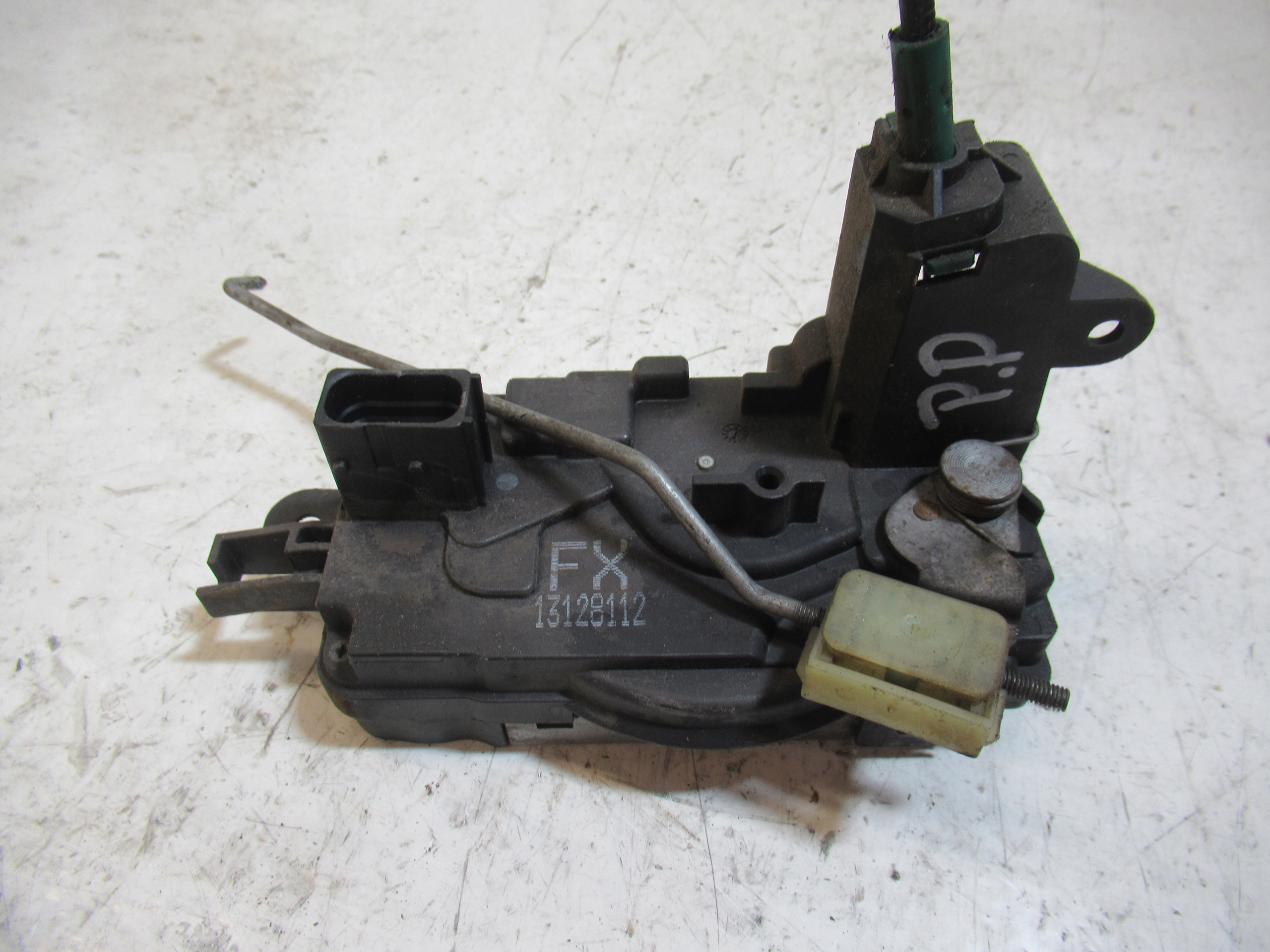 lock door right front OPEL ASTRA H 13128112
