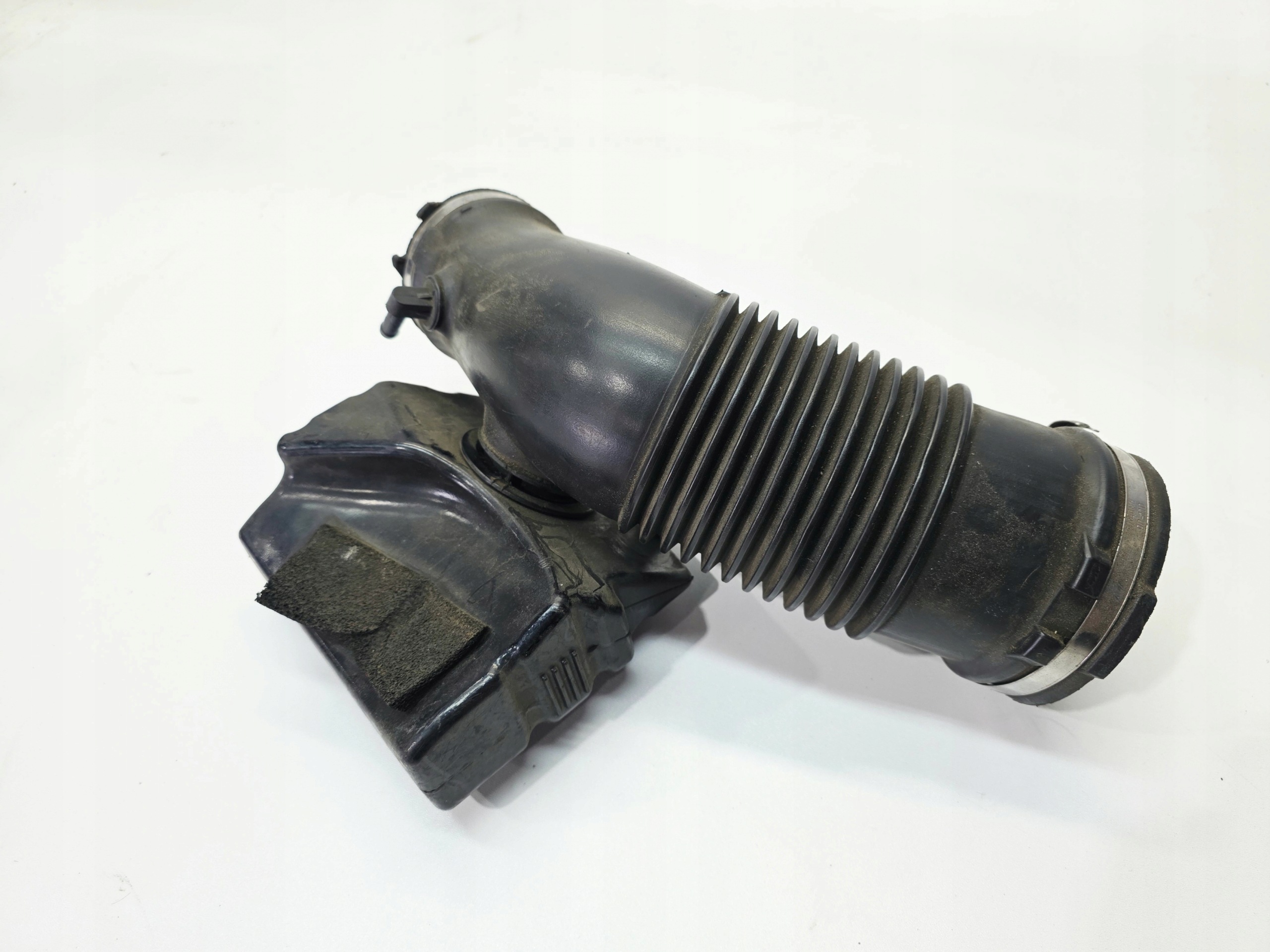 hose pipe air hose AUDI A6 C6 2.4 3.2 06E129629E