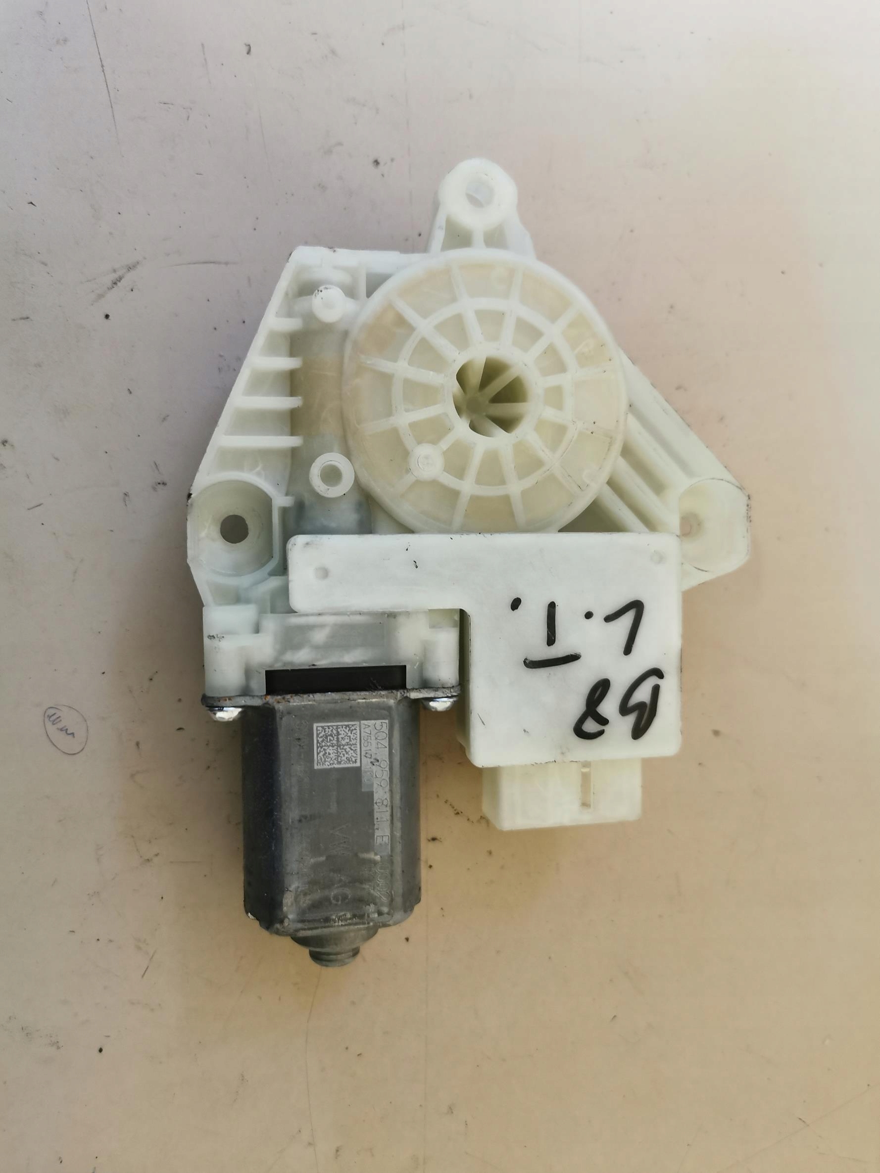 mini motor windows left rear part VW PASSAT B8 5Q4959811E 15-23