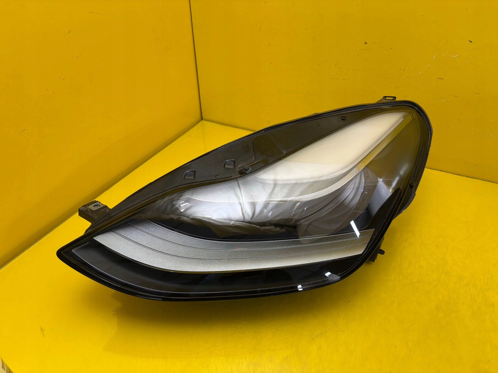 light left front Tesla Y Lift Full Led 1514952-00-D