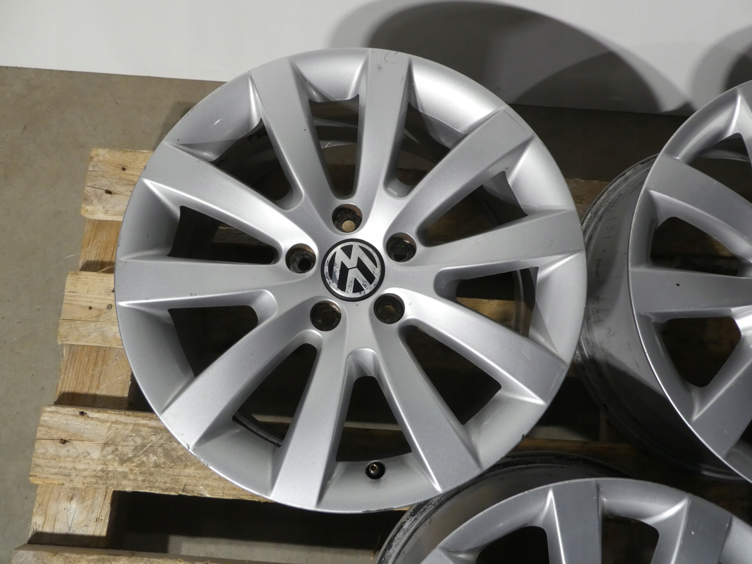 4X ALUFELI wheel 17 VW GOLF PASSAT SCIROCCO 1K8601025