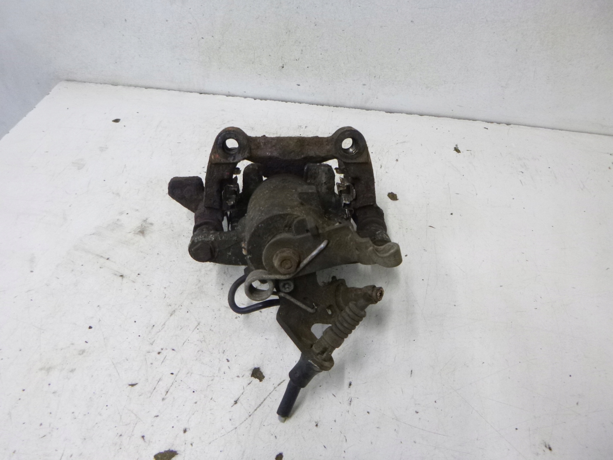 caliper brake rear part left VW Touran and 2.0TDI
