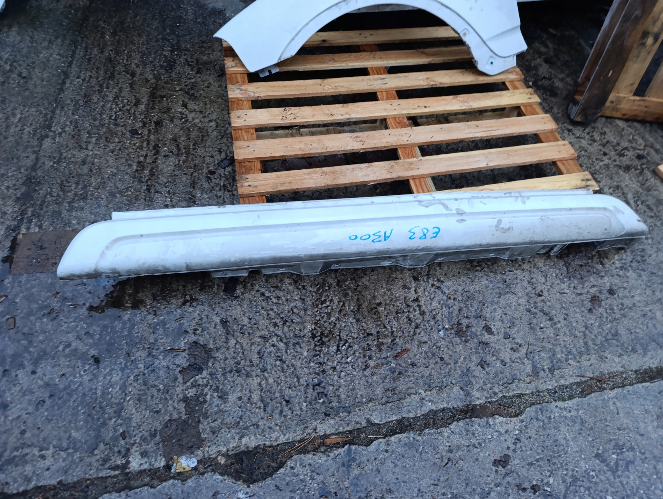 left or right moulding threshold BMW X3 X-3 E83 E-83 m-packet A300 ALPINWEISS