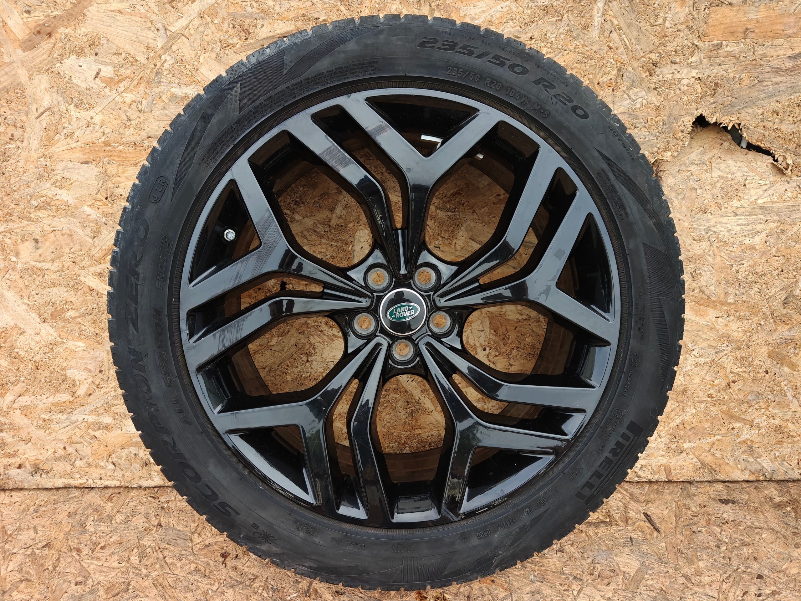 roues disques RANGE ROVER EVOQUE II L551 DYNAMIC PIRELLI SCORPION 235 50 R20