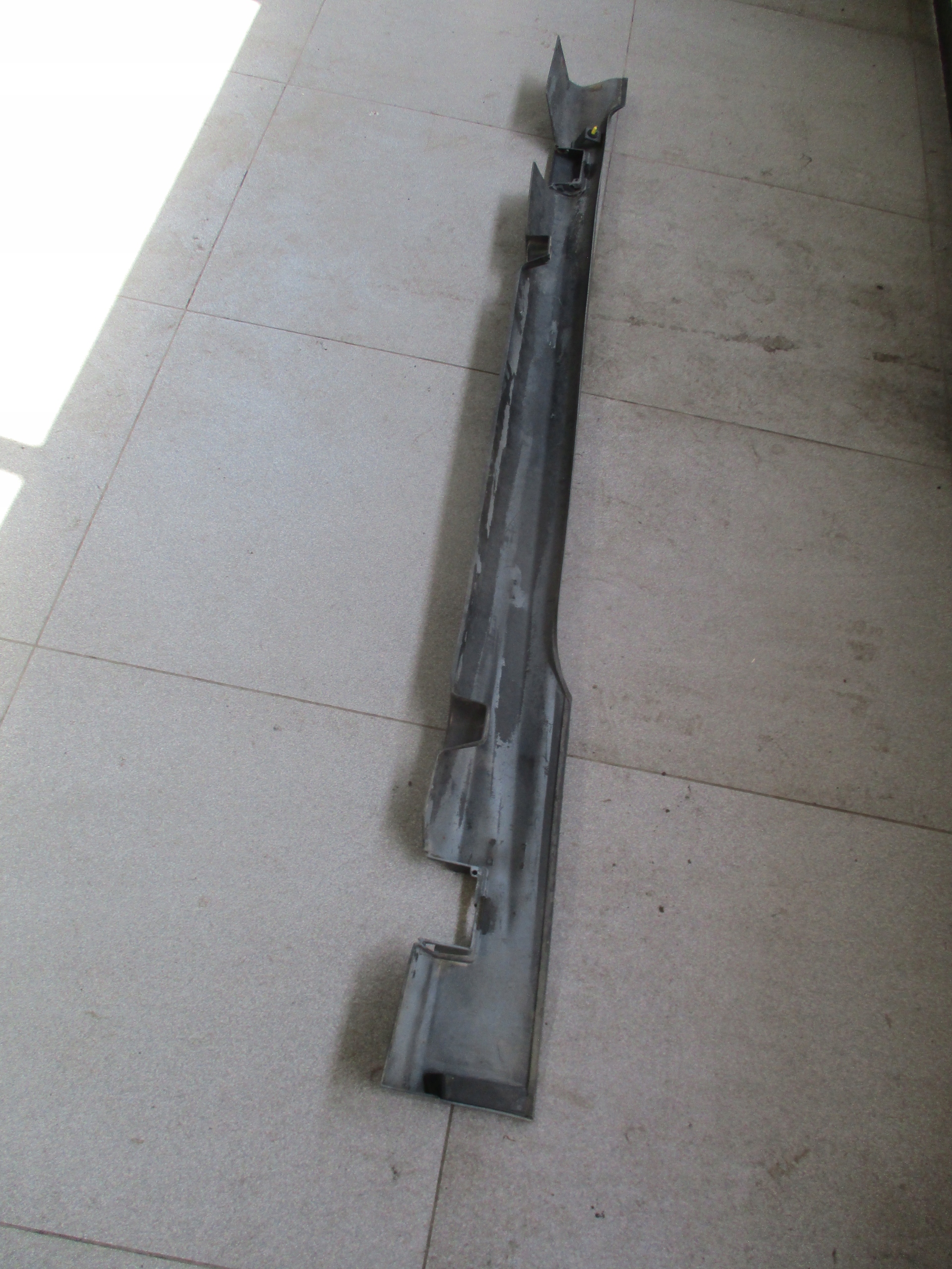 cap threshold right Ford Fiesta VII 2011r- 02010944