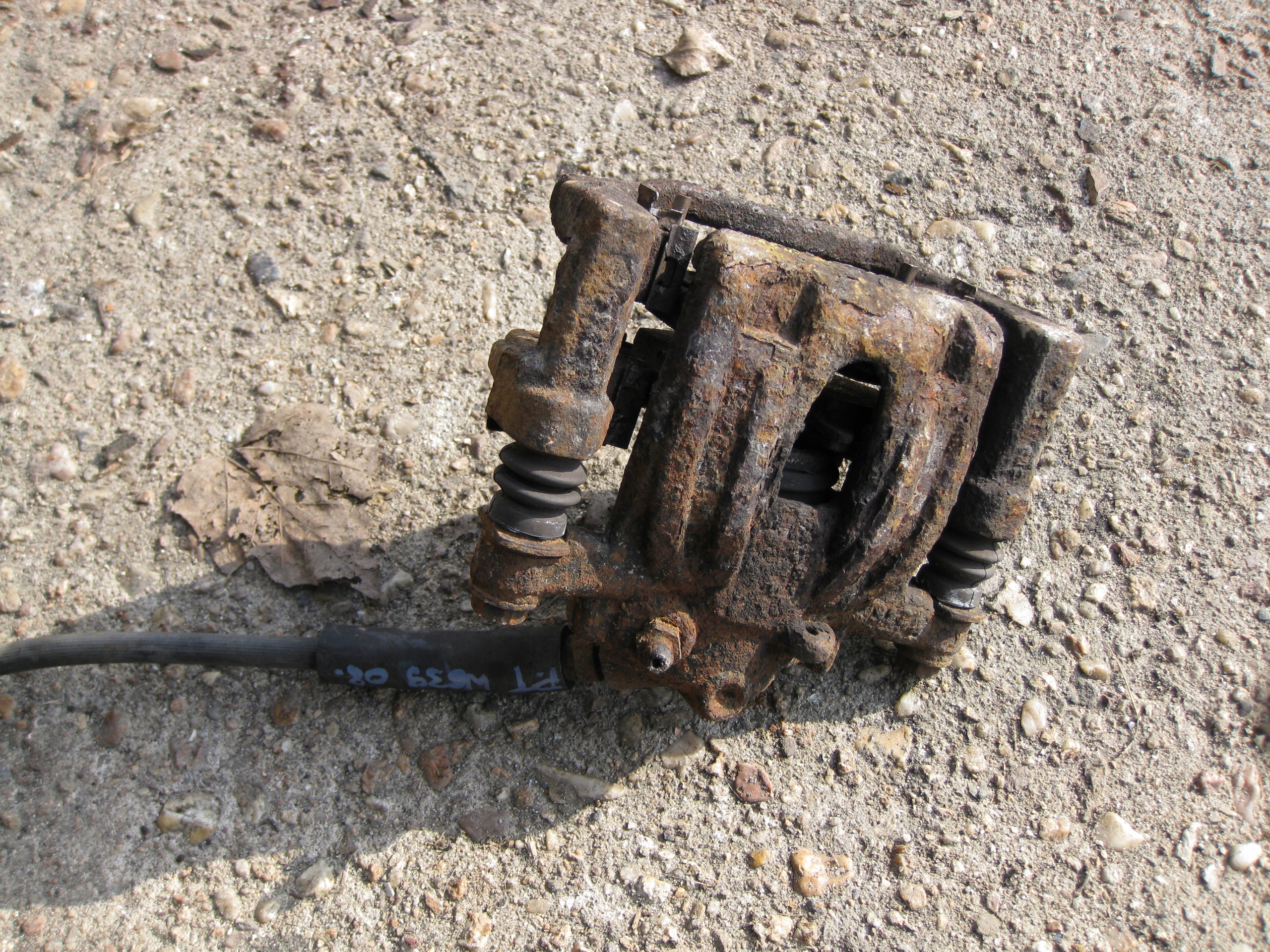MERCEDES VITO W639 08R 2.2CDI caliper right rear part