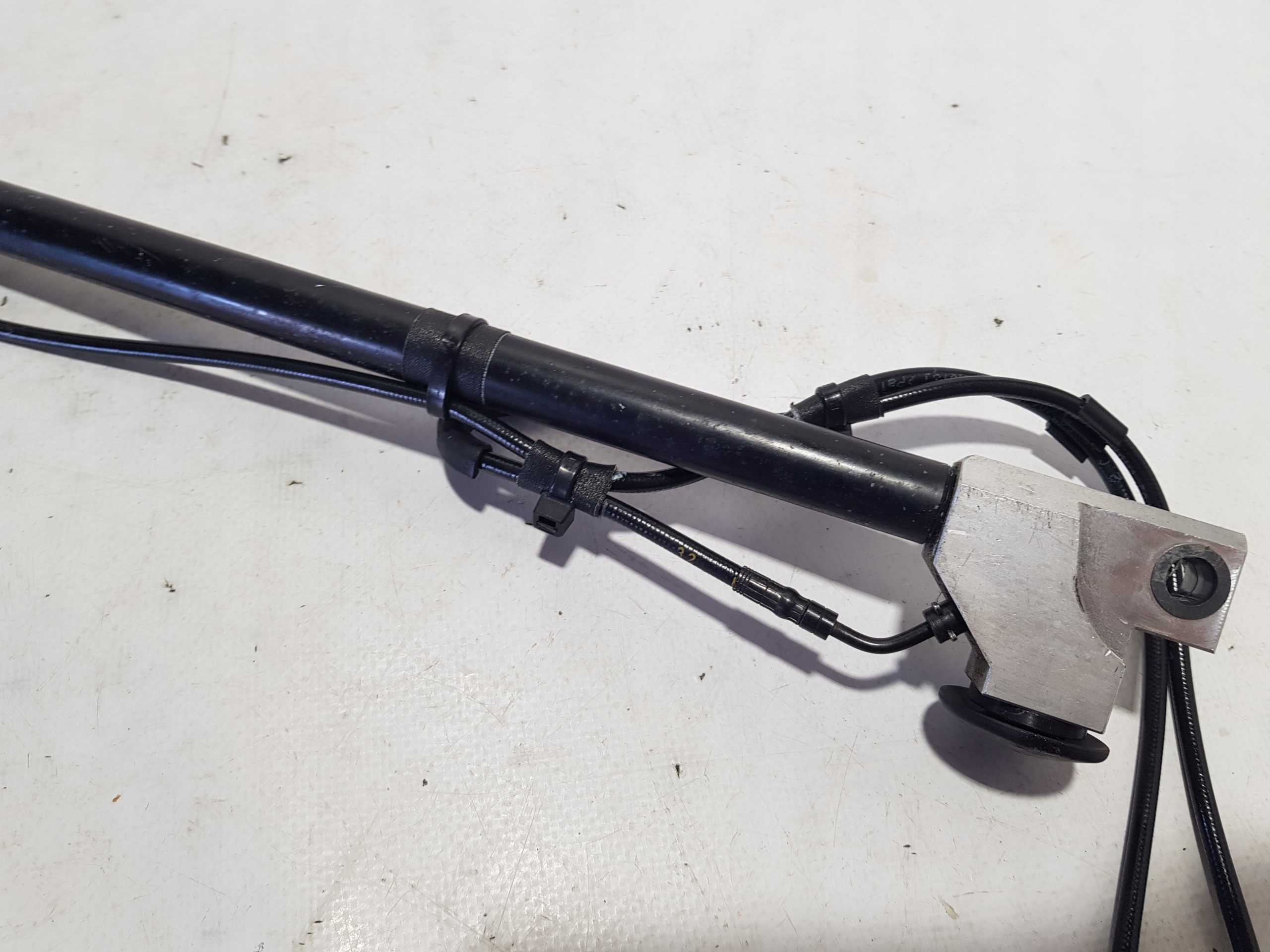 MERCEDES C207 W207 Dämpfer dach links 31 32