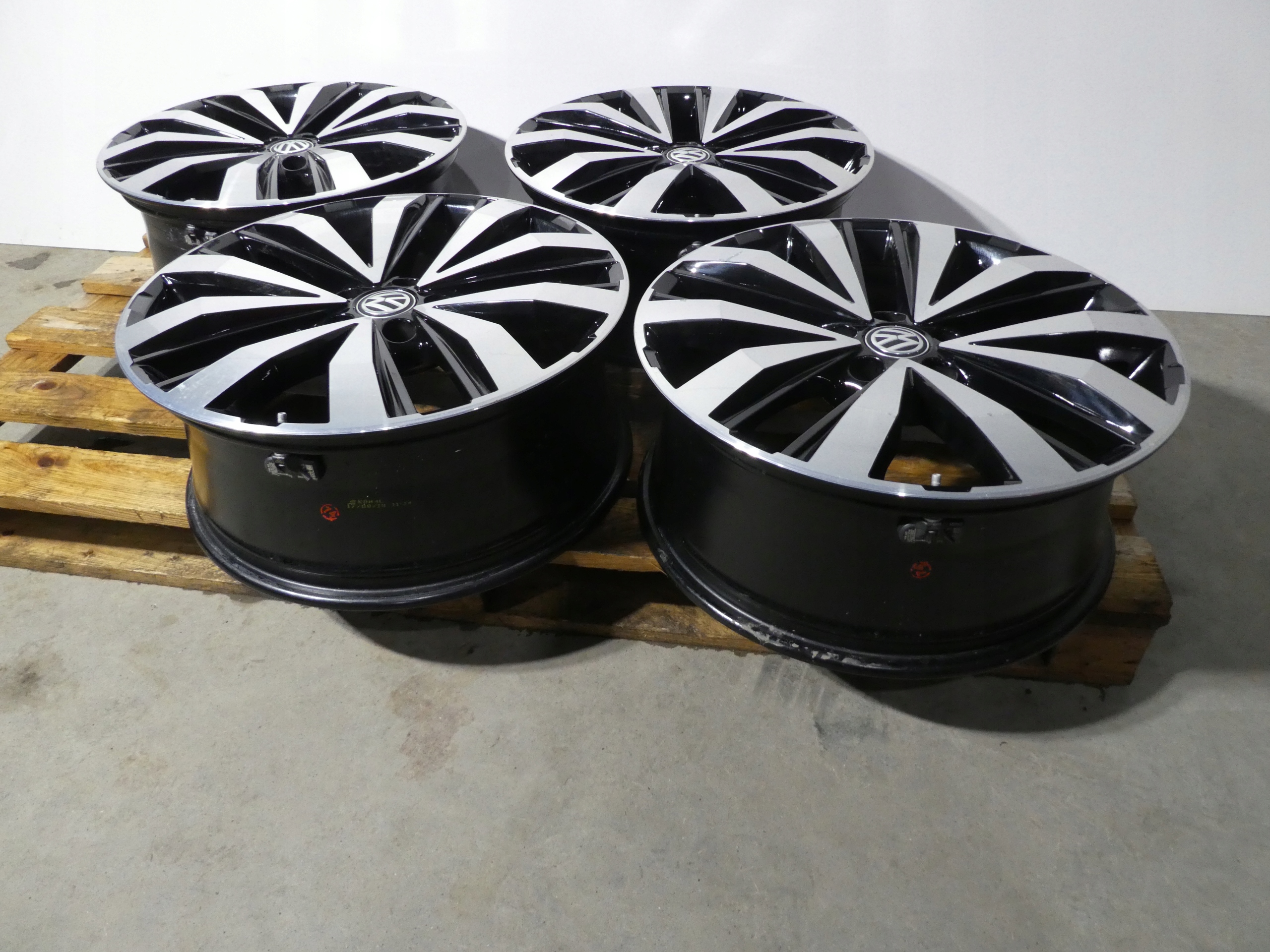 4X discs disc VW AMAROK 2H6601025F 5X120 20CALI