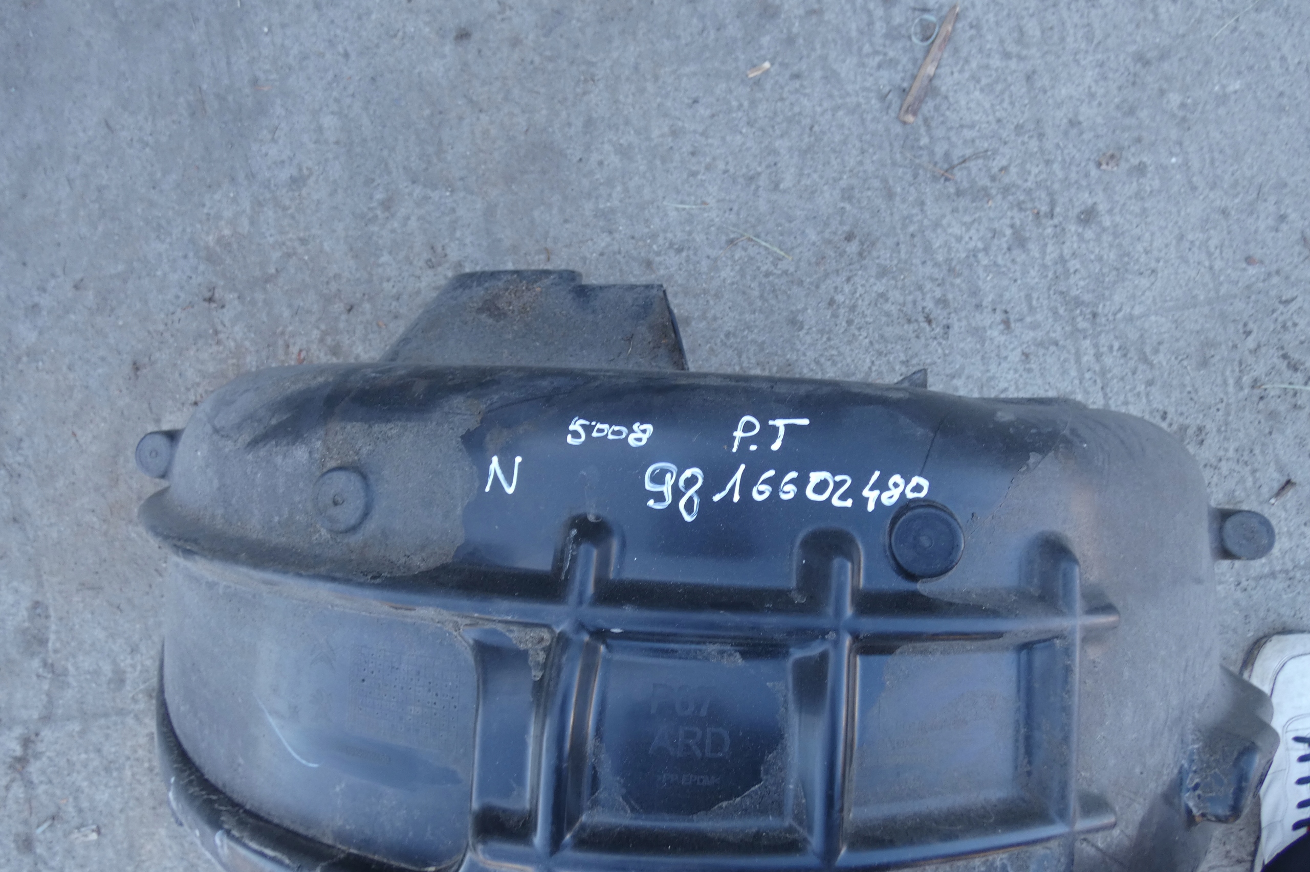 PEUGEOT 5008 II mudguard rear part right 9816602480
