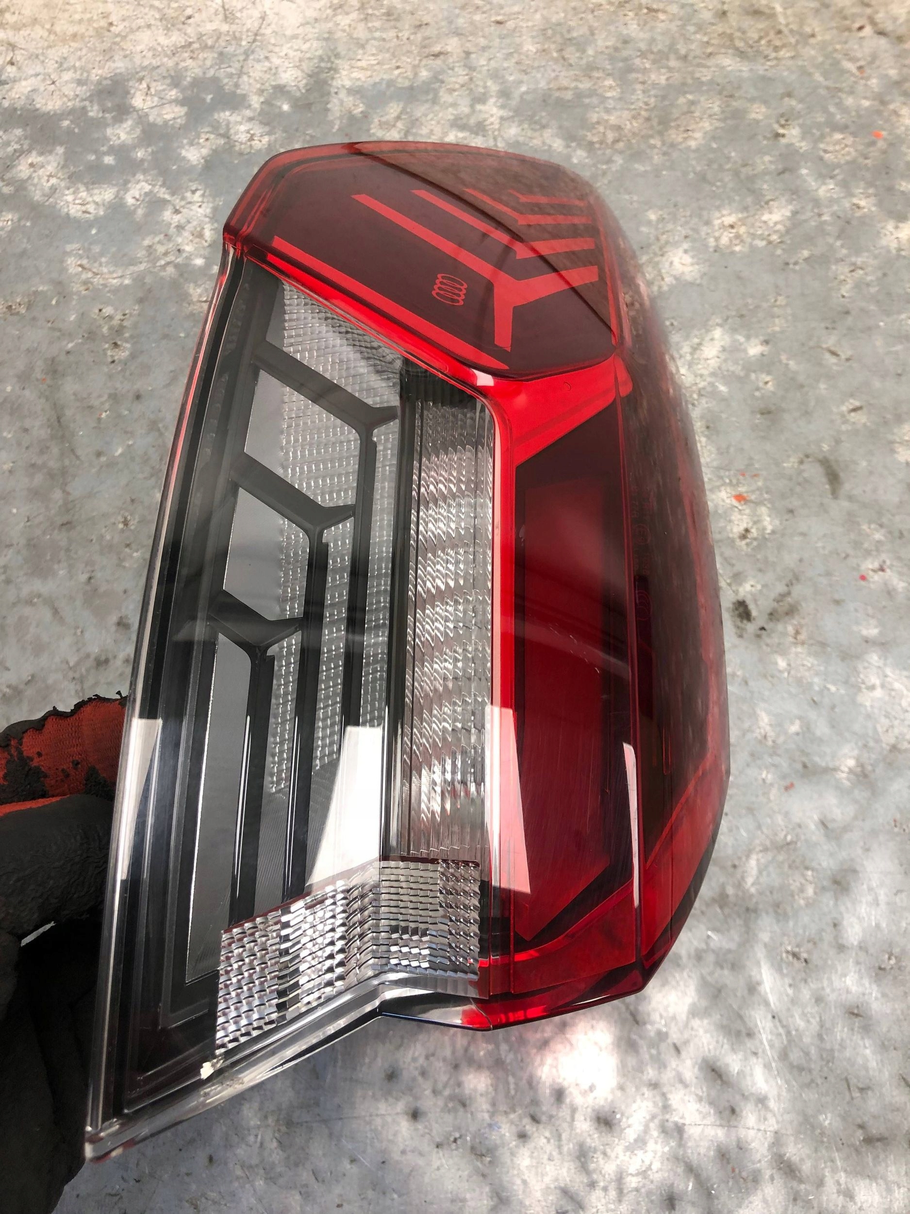 light left rear part AUDI Q4 E-TRON 89A945069