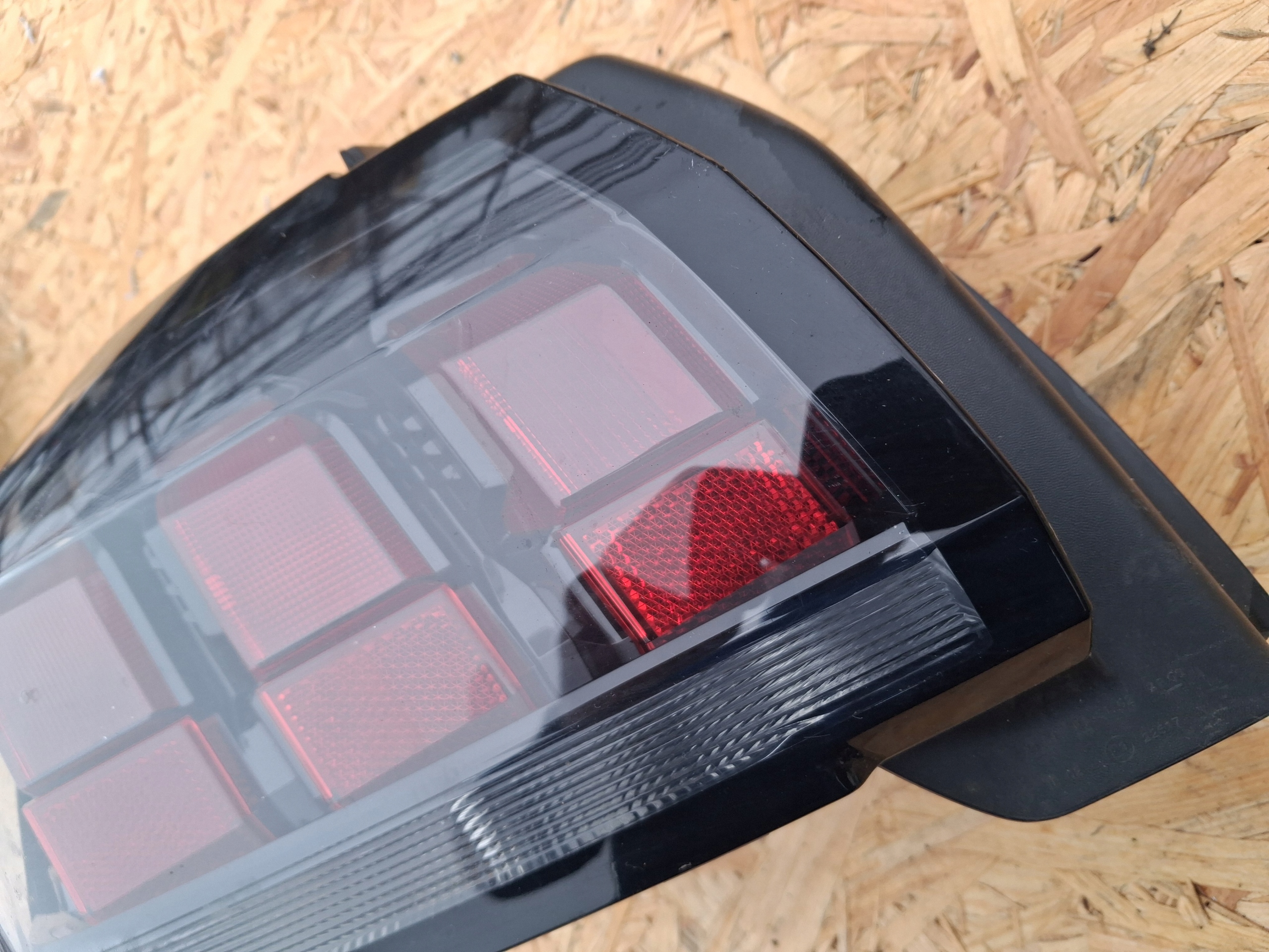light left rear part PEUGEOT 208 II 9823216780