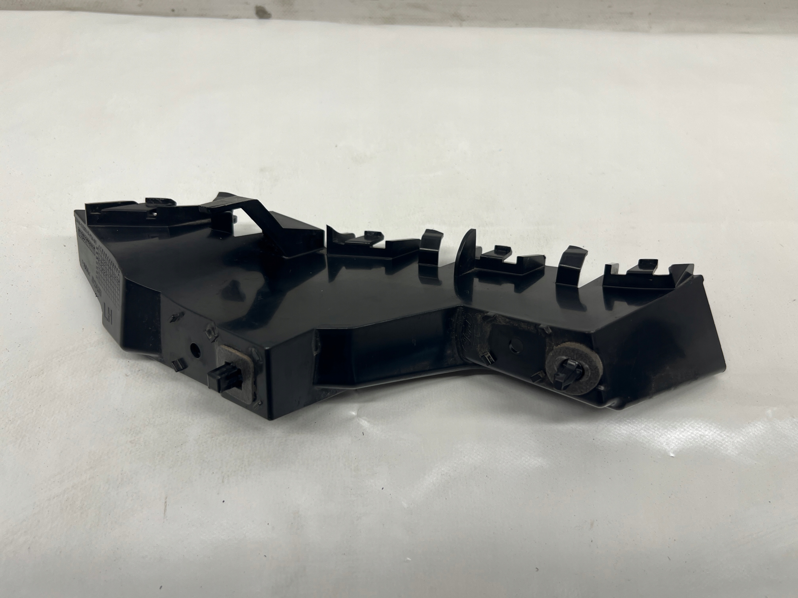 Ford Kuga MK3 bumper bracket left rear part LV4B-17E851-D