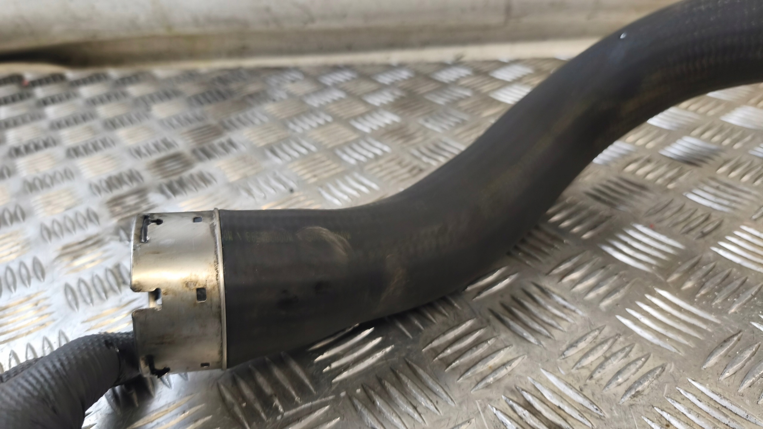 rohr DOLOT intercooler OPEL INSIGNIA A 2010r 2.0CDTI