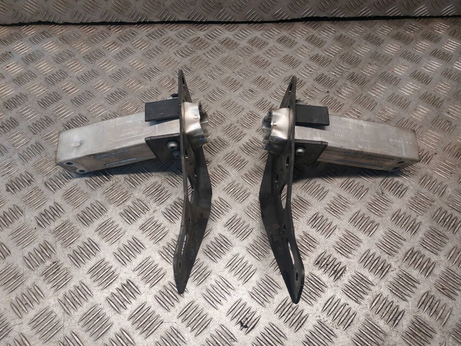 špička ABSORBER nárazníku předek KOMPLET AUDI A6 C6 4F0807133 4F0807134
