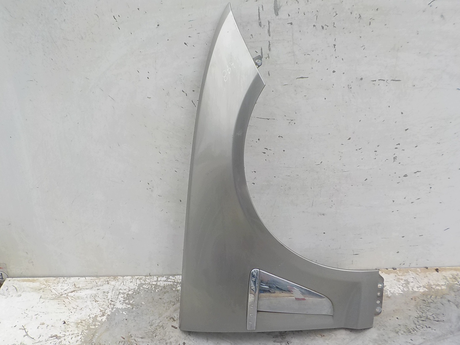 834 JAGUAR XF X250 LIFT fender right front front
