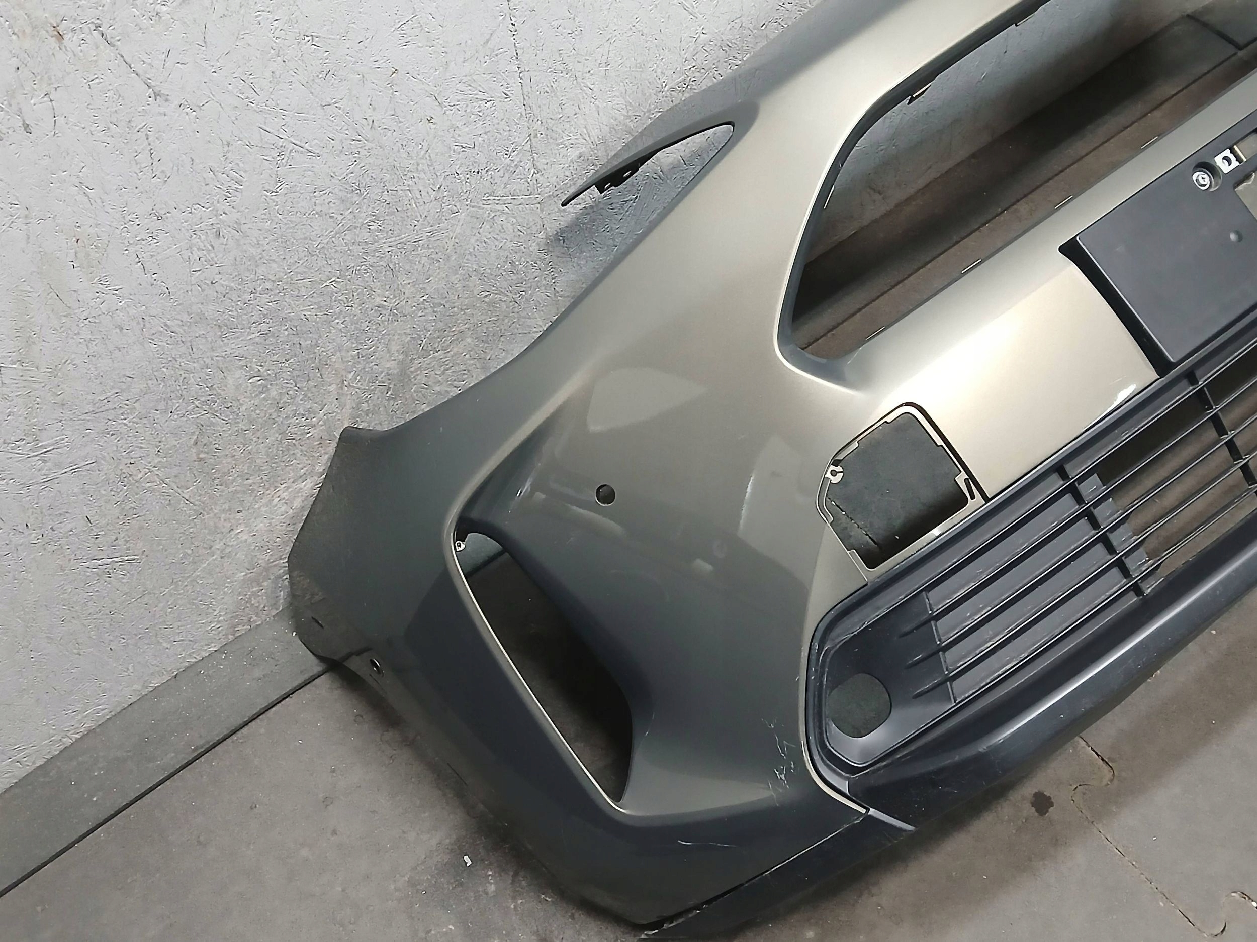 bumper front TOYOTA YARIS CROSS
