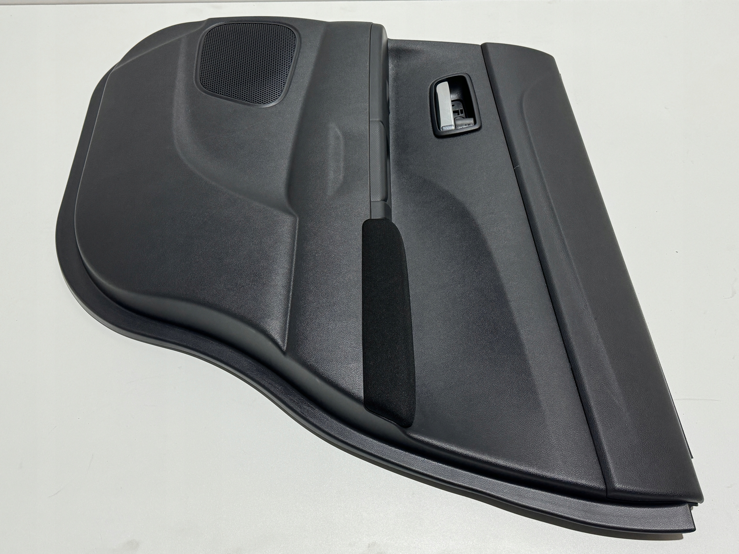 MITSUBISHI ASX 12-20 BOCZEK DRZWI PRAWY TYŁ Jakość części (zgodnie z GVO) O - oryginał z logo producenta pojazdu (OE)