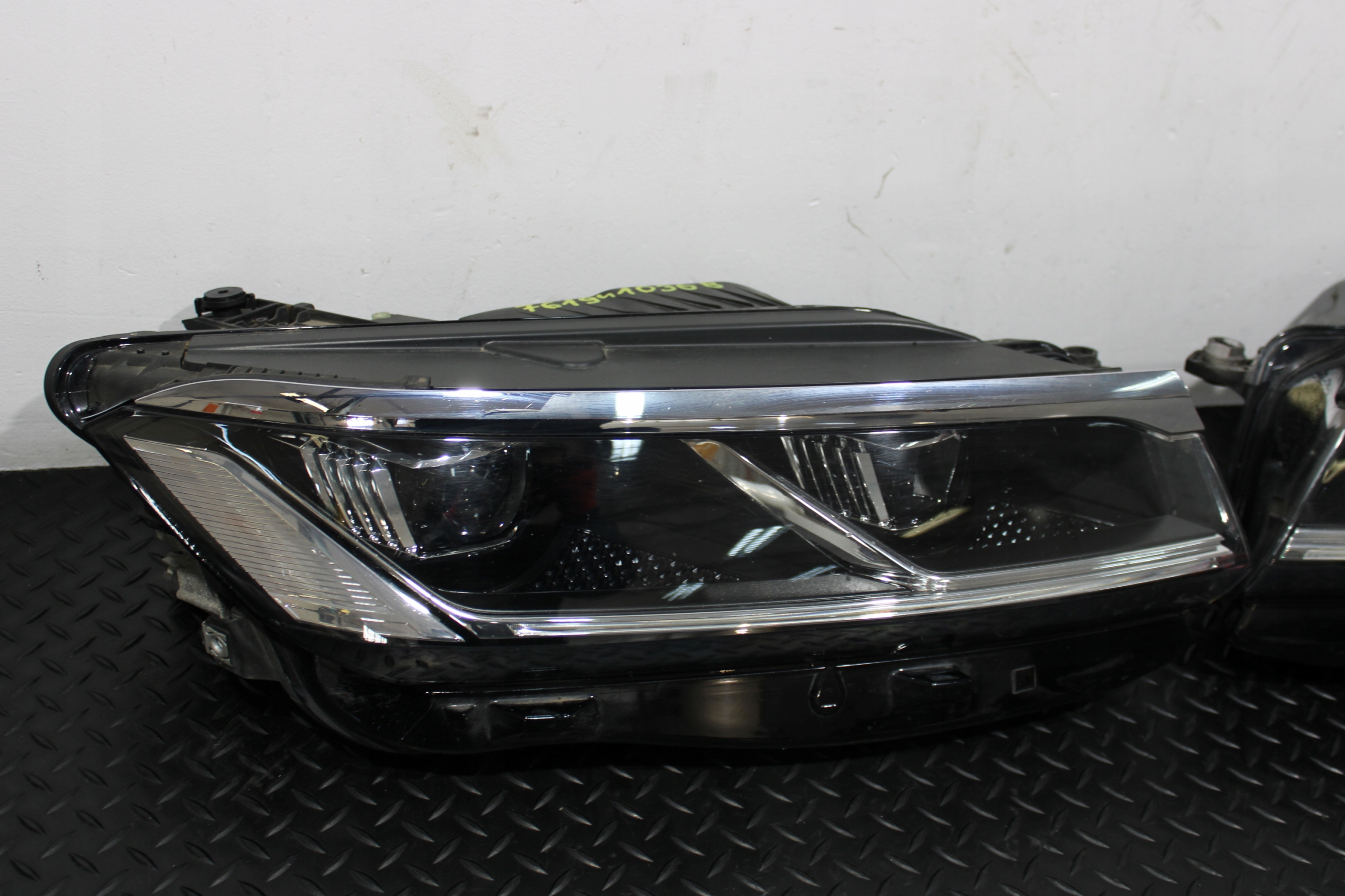 lights light LED front front VW TOUAREG III 3 760 761941035B 761941036B