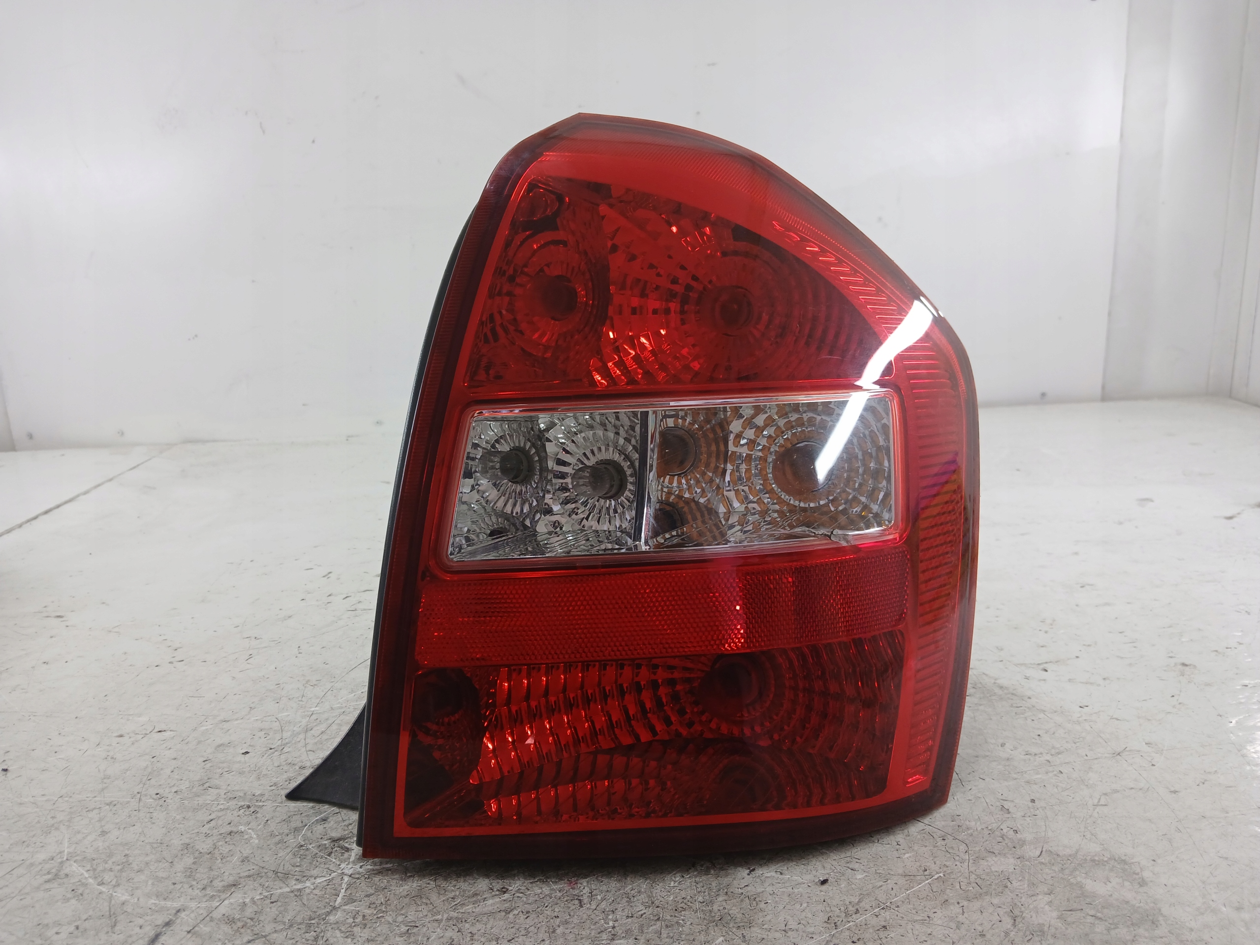 KIA CERATO and light right rear part
