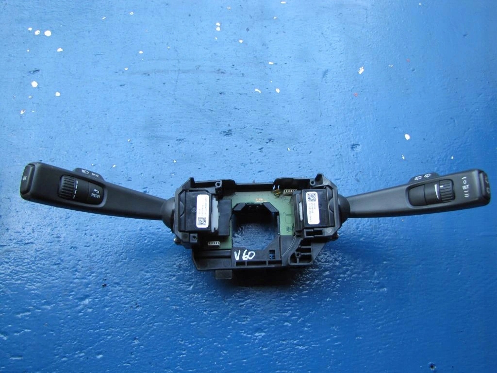 VOLVO V70 XC70 - Bouton Indicateurs de direction