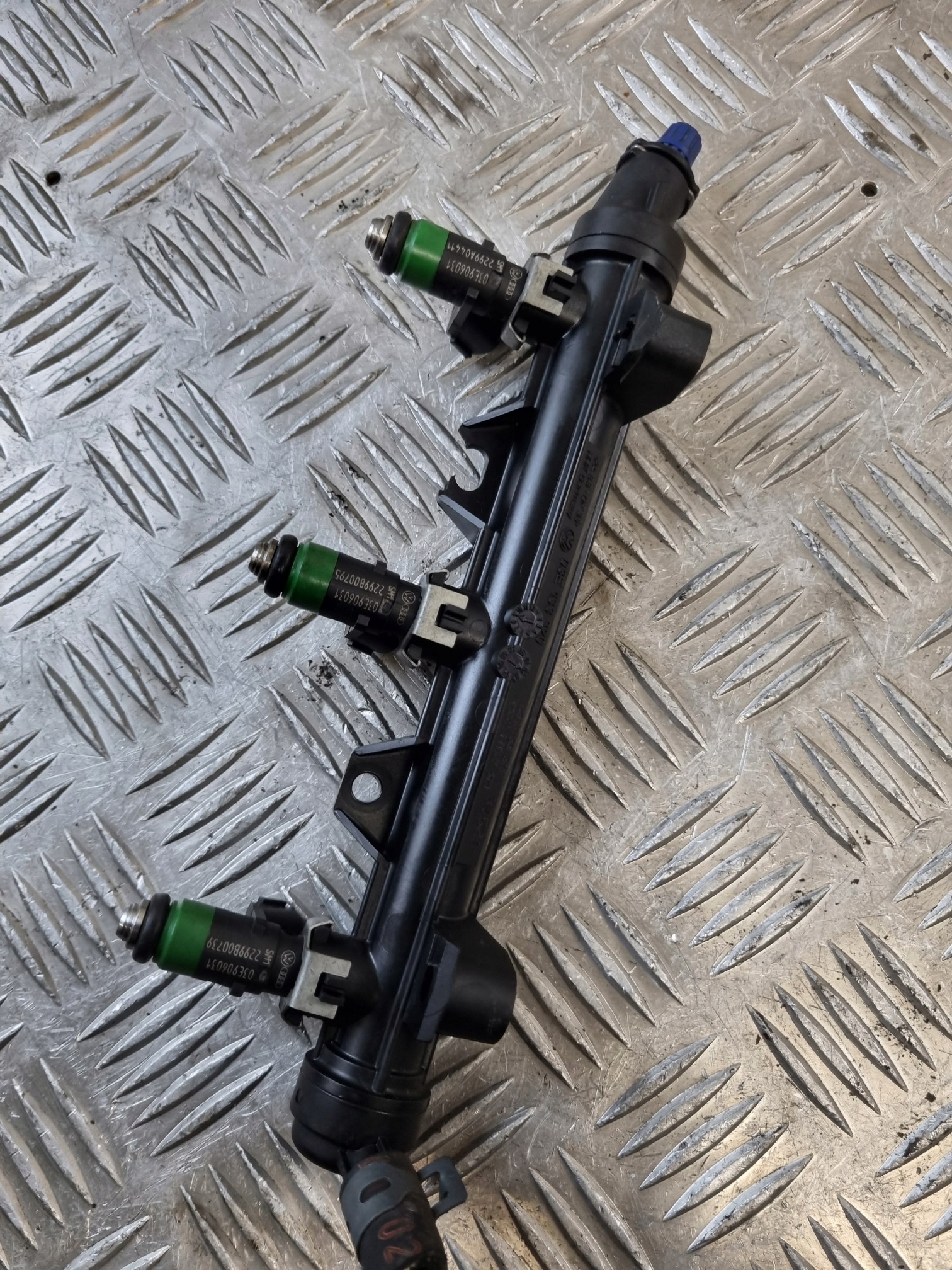 kraftstoffverteiler einspritzleiste VW POLO IV 1.2B