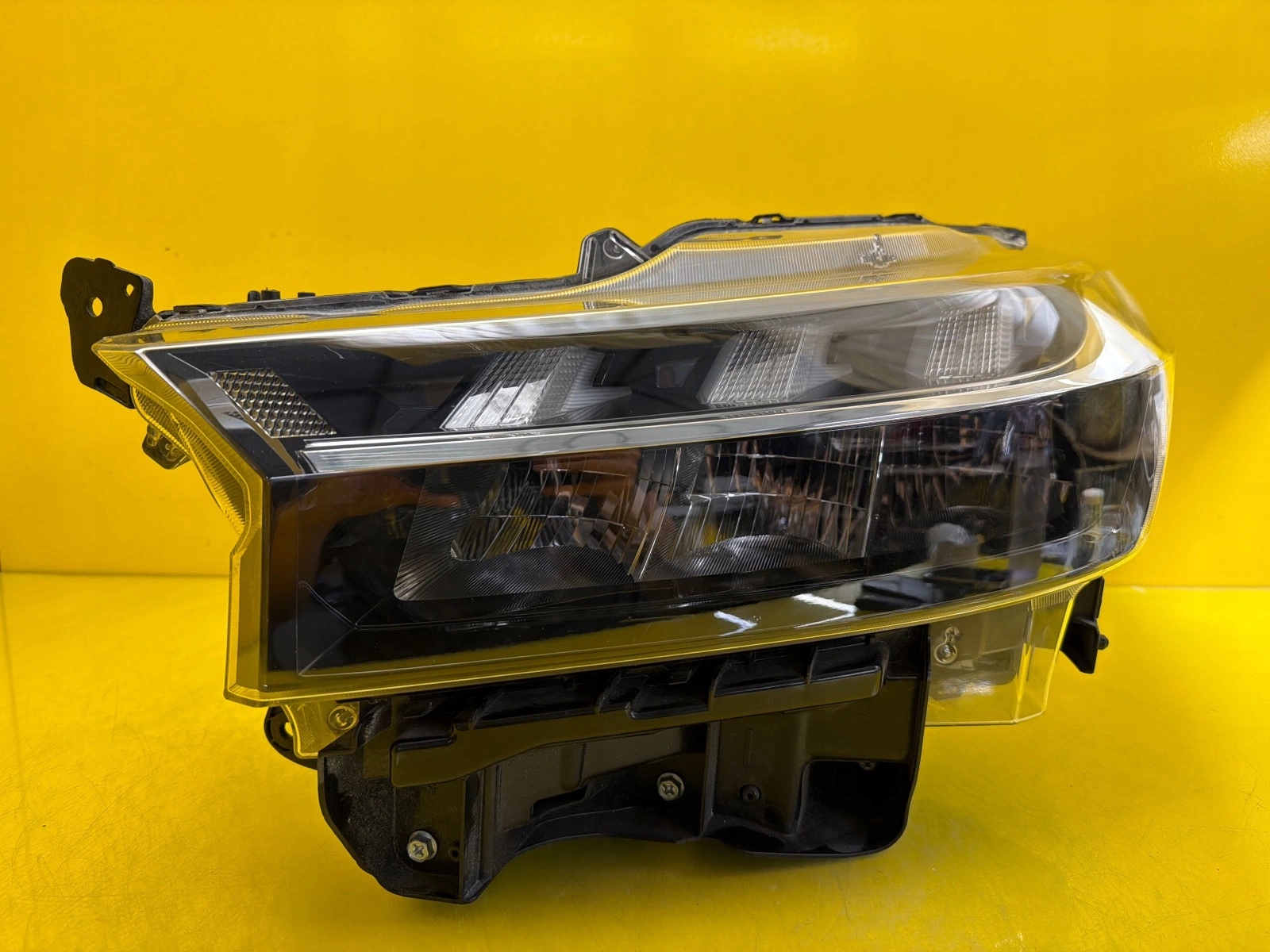 light left front Suzuki SX4 S-Cross II Full Led 21