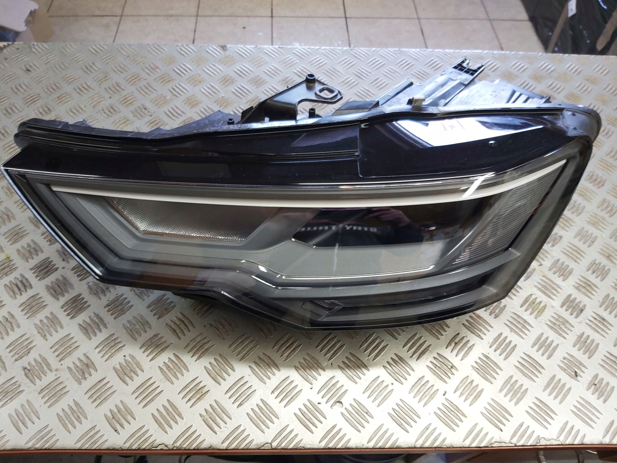 Licht links vorne FULL LED AUDI A6 C8 2018R->