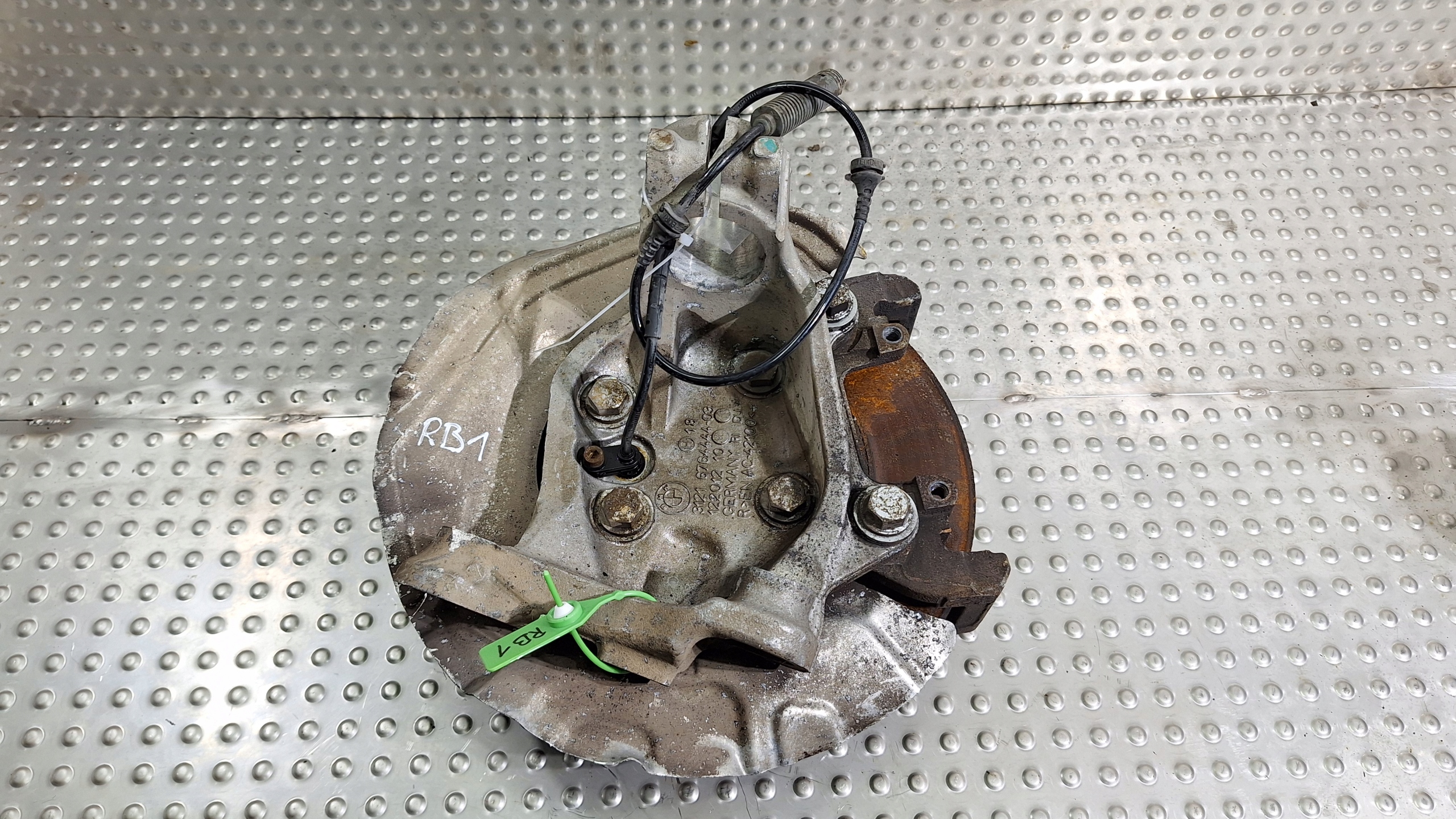otoč čapu pravá predok 6764444 BMW E81 E87 E90 E91 E92 E93