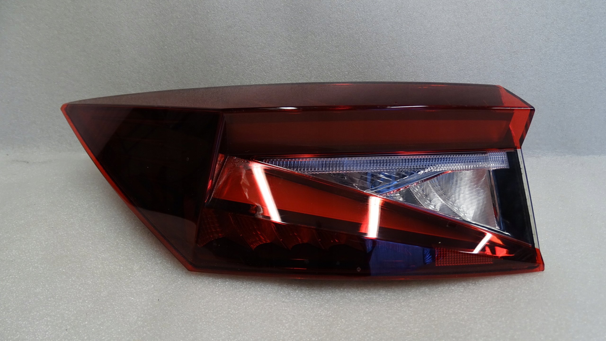 Skoda Enyaq 5LA Rückleuchte 5LA945207 Rearlamp - Thumbnail 1