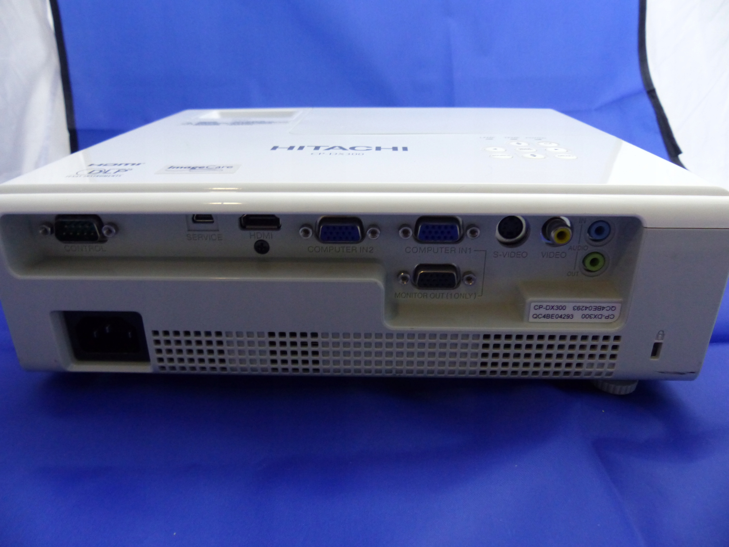 Projektor MULTIMEDIALNY DLP HITACHI CP-DX300 HDMI Model CP-DX300