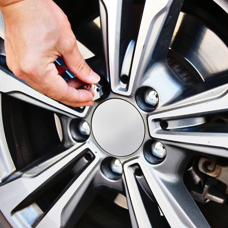 NAKŁADKI NA ŚRUBY FELG CHROM FI 17MM NASADKI KAPSLE KLUCZ CHROMOWANE Kod producenta FI17MM